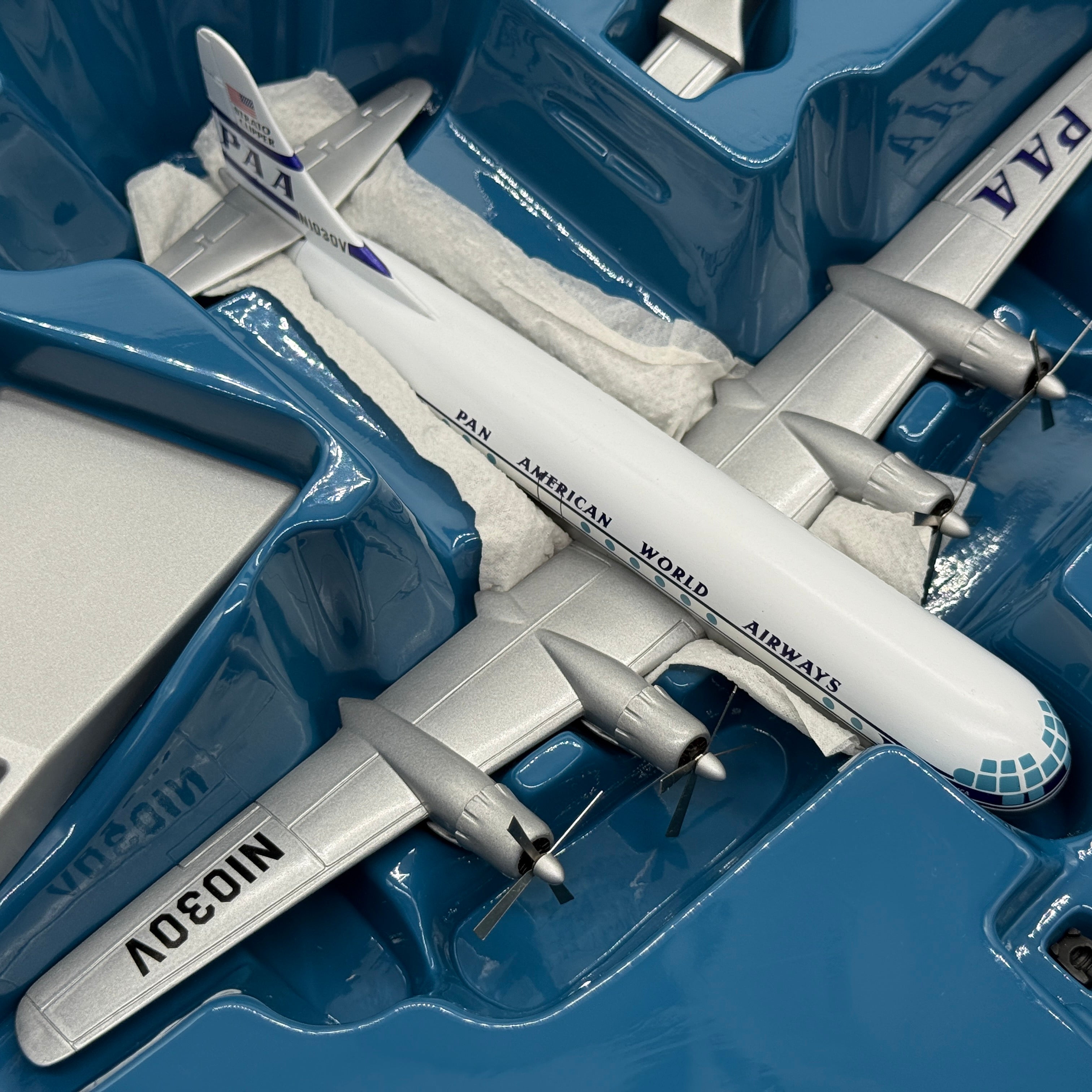 Corgi 48101 1:144 Boeing 377 Stratocruiser Pan Am N1030V Clipper America