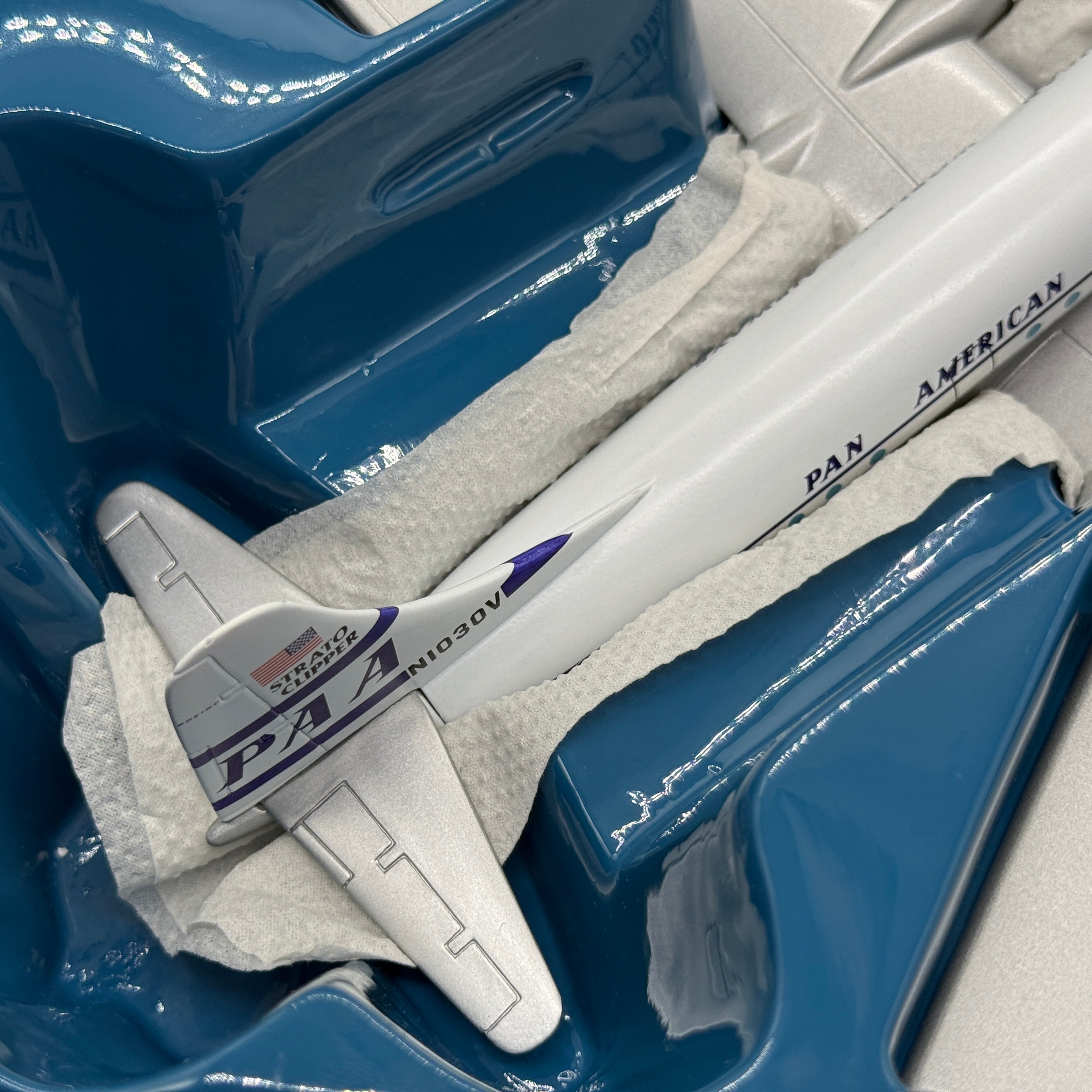 Corgi 48101 1:144 Boeing 377 Stratocruiser Pan Am N1030V Clipper America