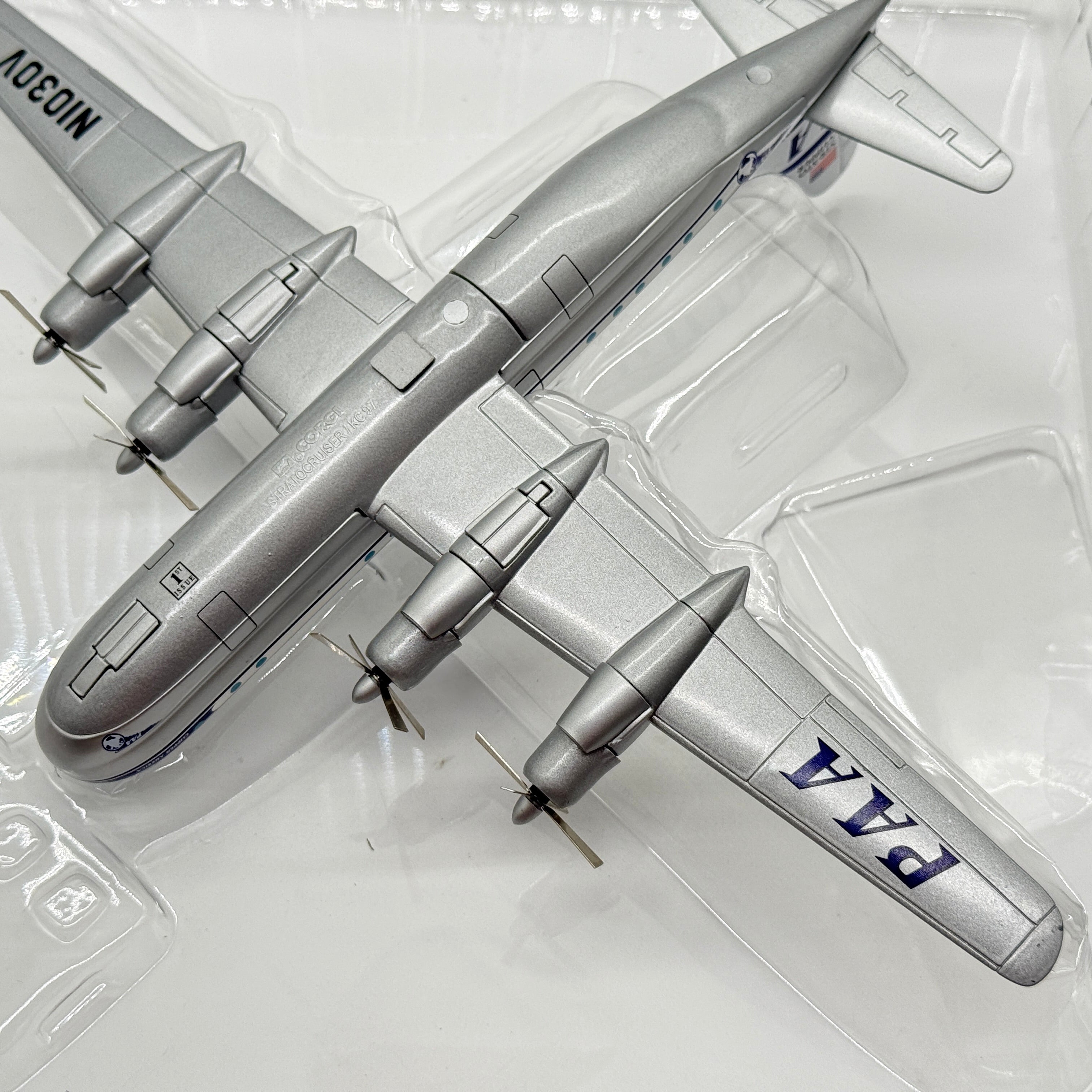 Corgi 48101 1:144 Boeing 377 Stratocruiser Pan Am N1030V Clipper America