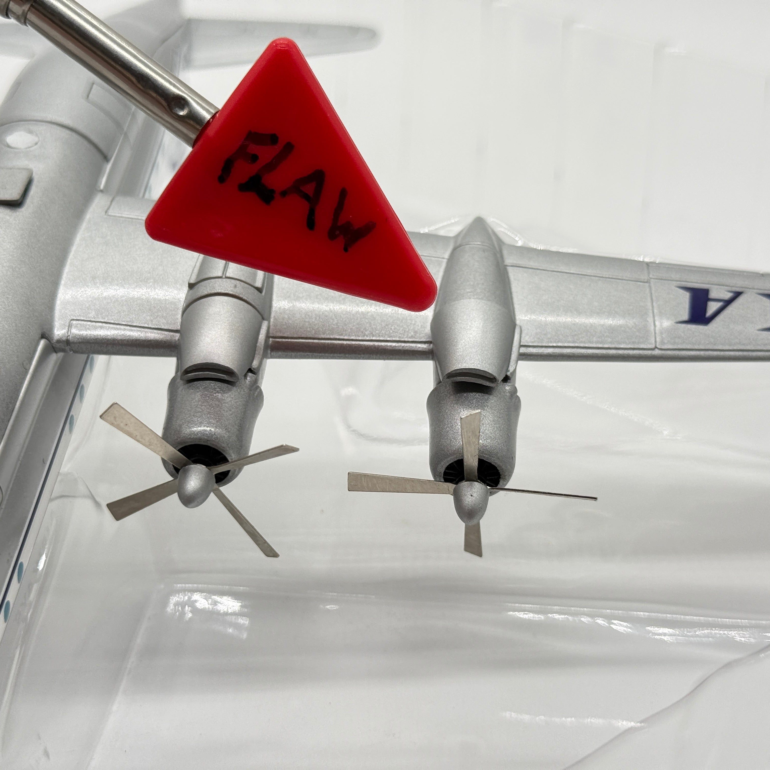 Corgi 48101 1:144 Boeing 377 Stratocruiser Pan Am N1030V Clipper America