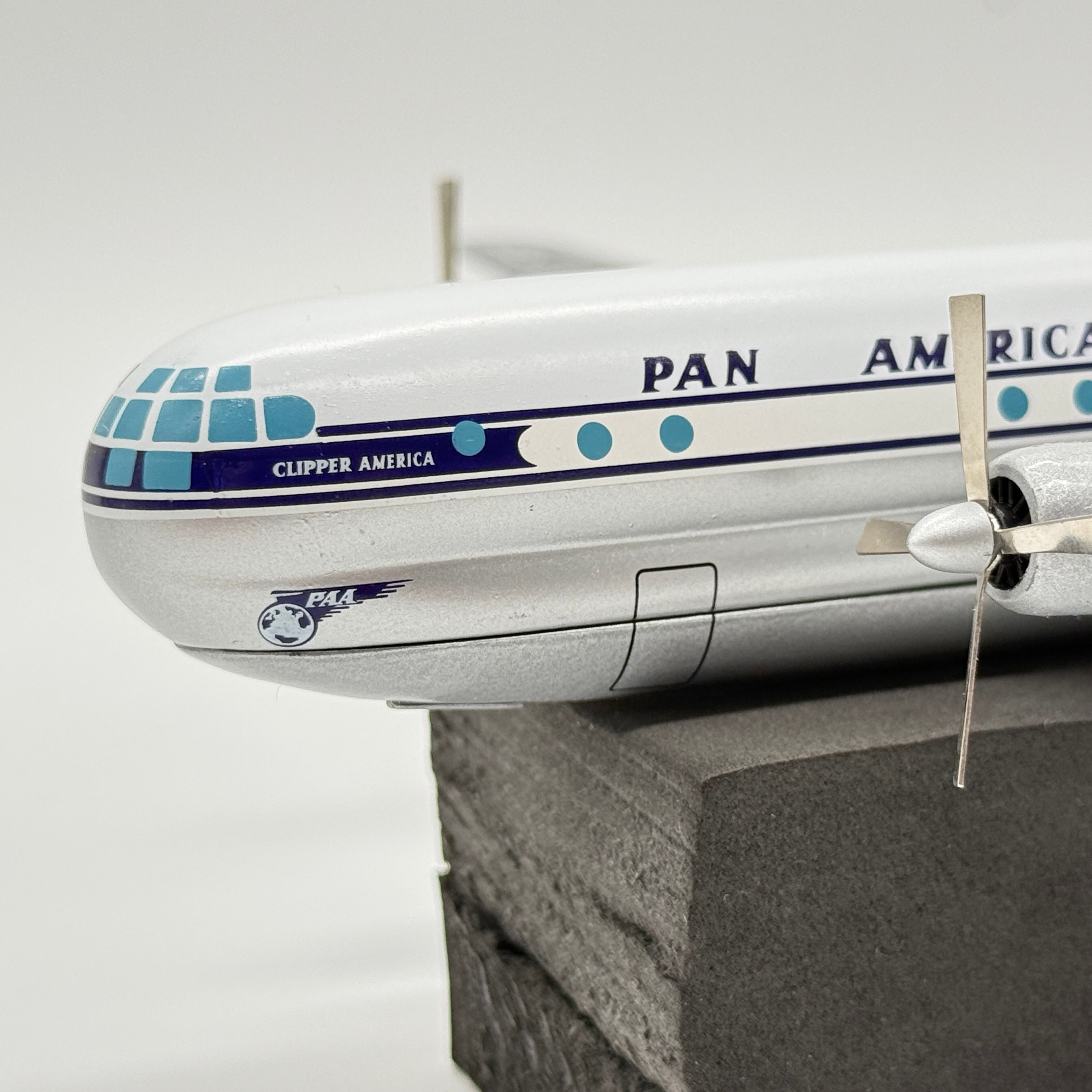 Corgi 48101 1:144 Boeing 377 Stratocruiser Pan Am N1030V Clipper America