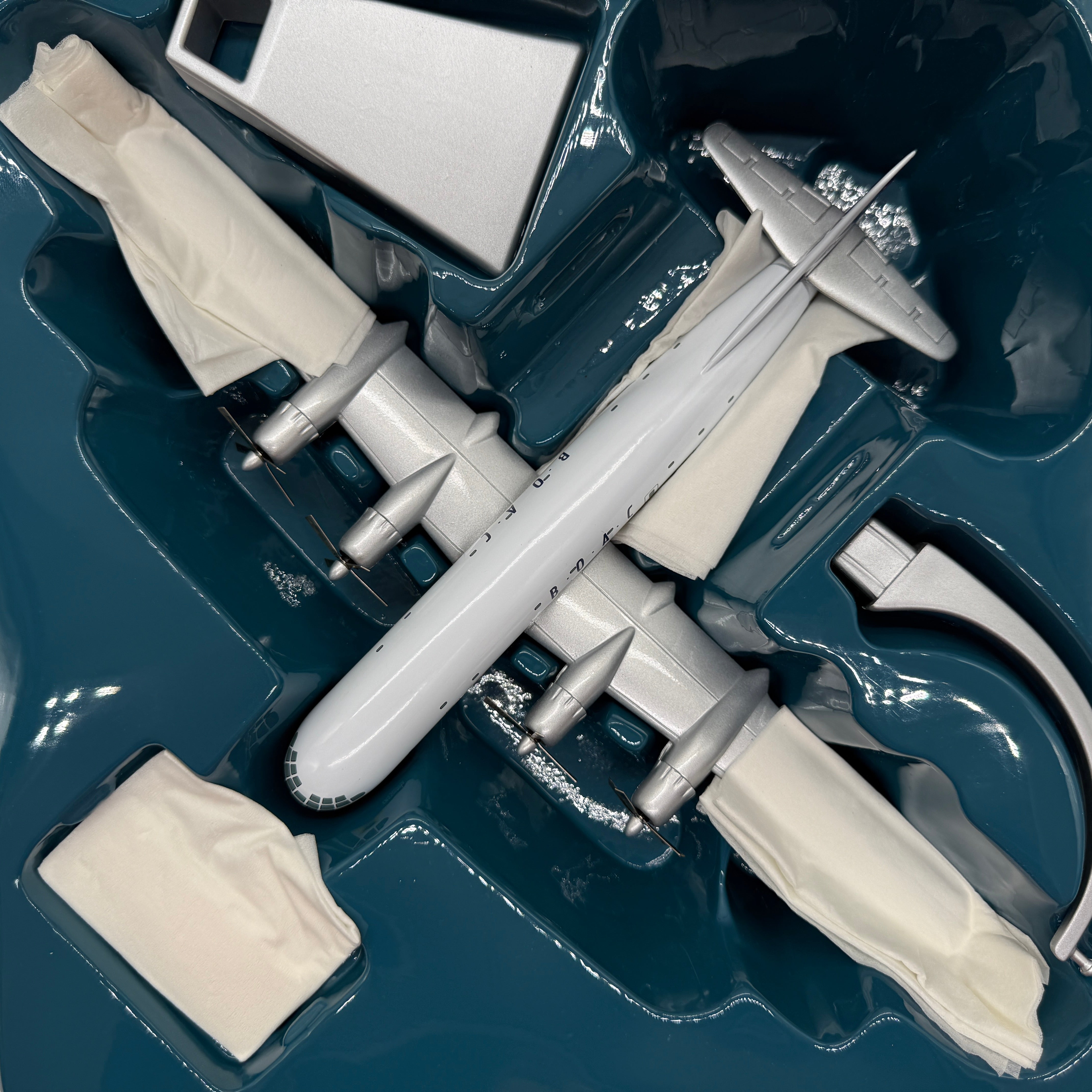 Corgi 48105 1:144 Boeing 377 Stratocruiser BOAC G-ALSD Cassiopeia