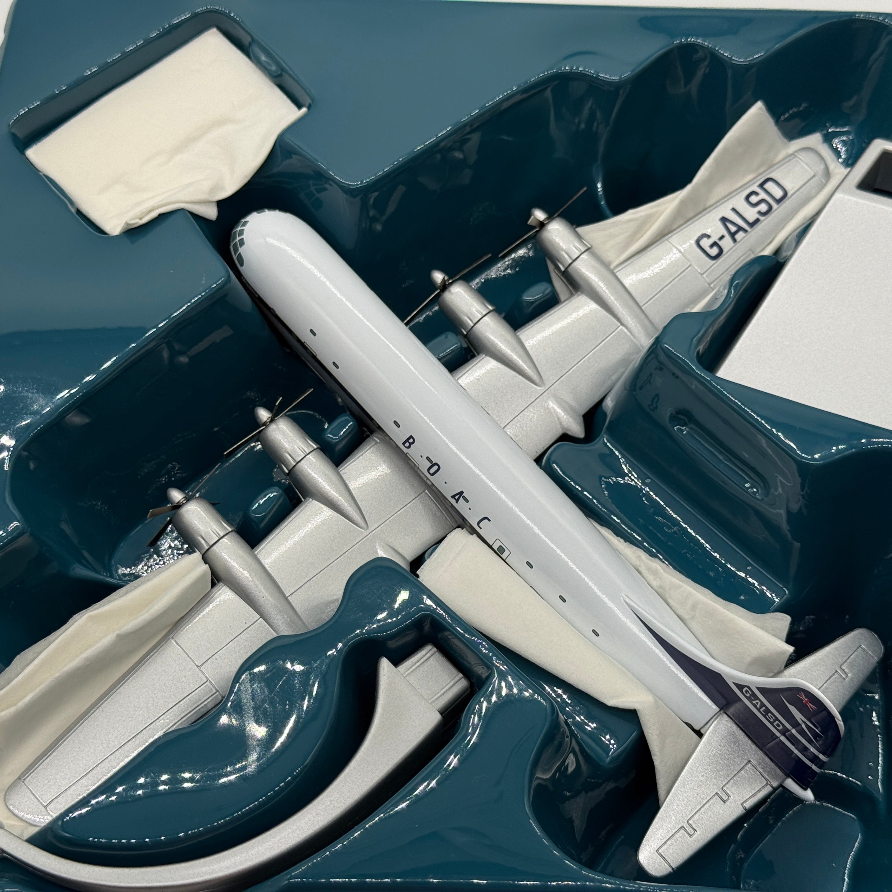 Corgi 48105 1:144 Boeing 377 Stratocruiser BOAC G-ALSD Cassiopeia