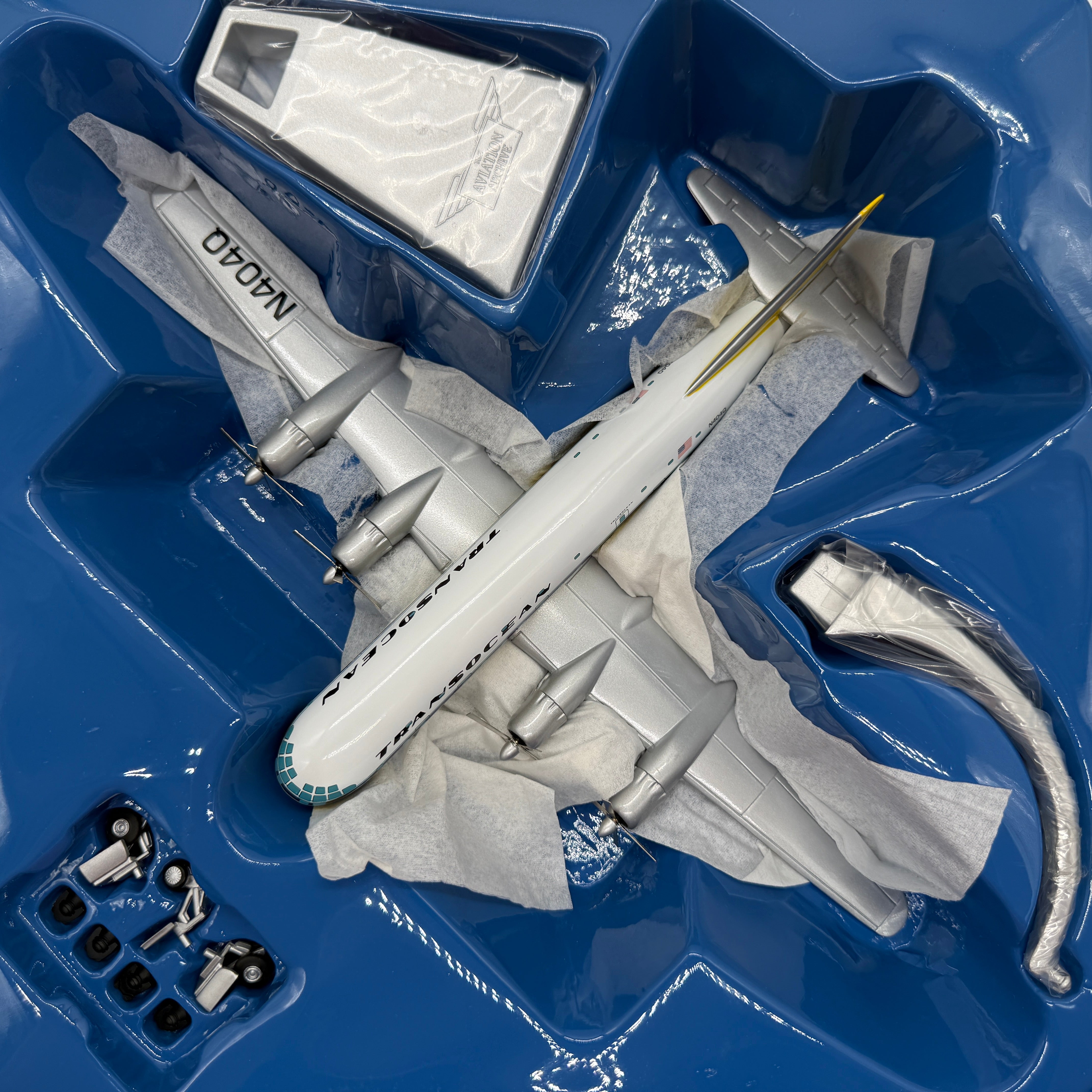 Corgi 48106 1:144 Boeing 377 Stratocruiser Transocean Airlines N404Q