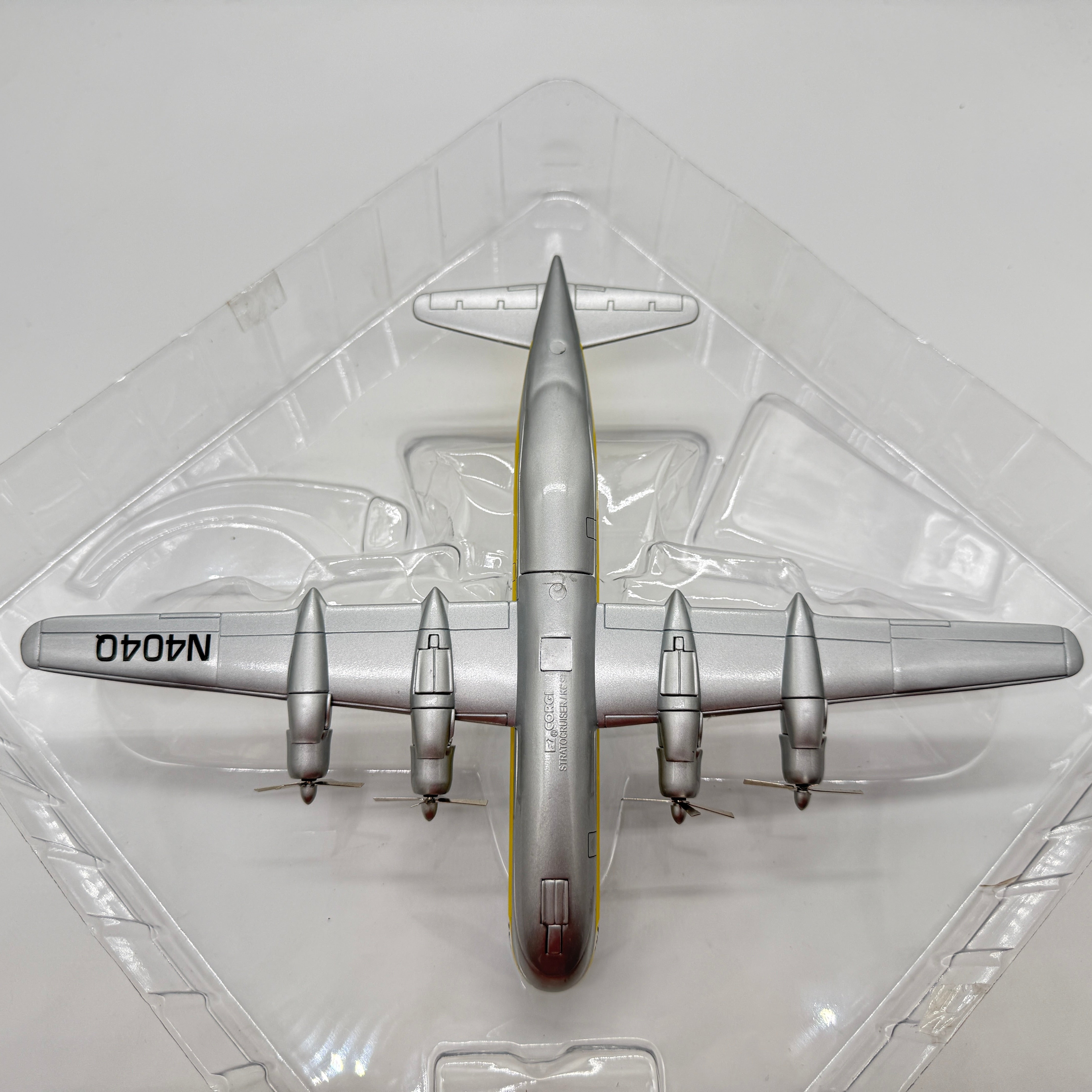 Corgi 48106 1:144 Boeing 377 Stratocruiser Transocean Airlines N404Q