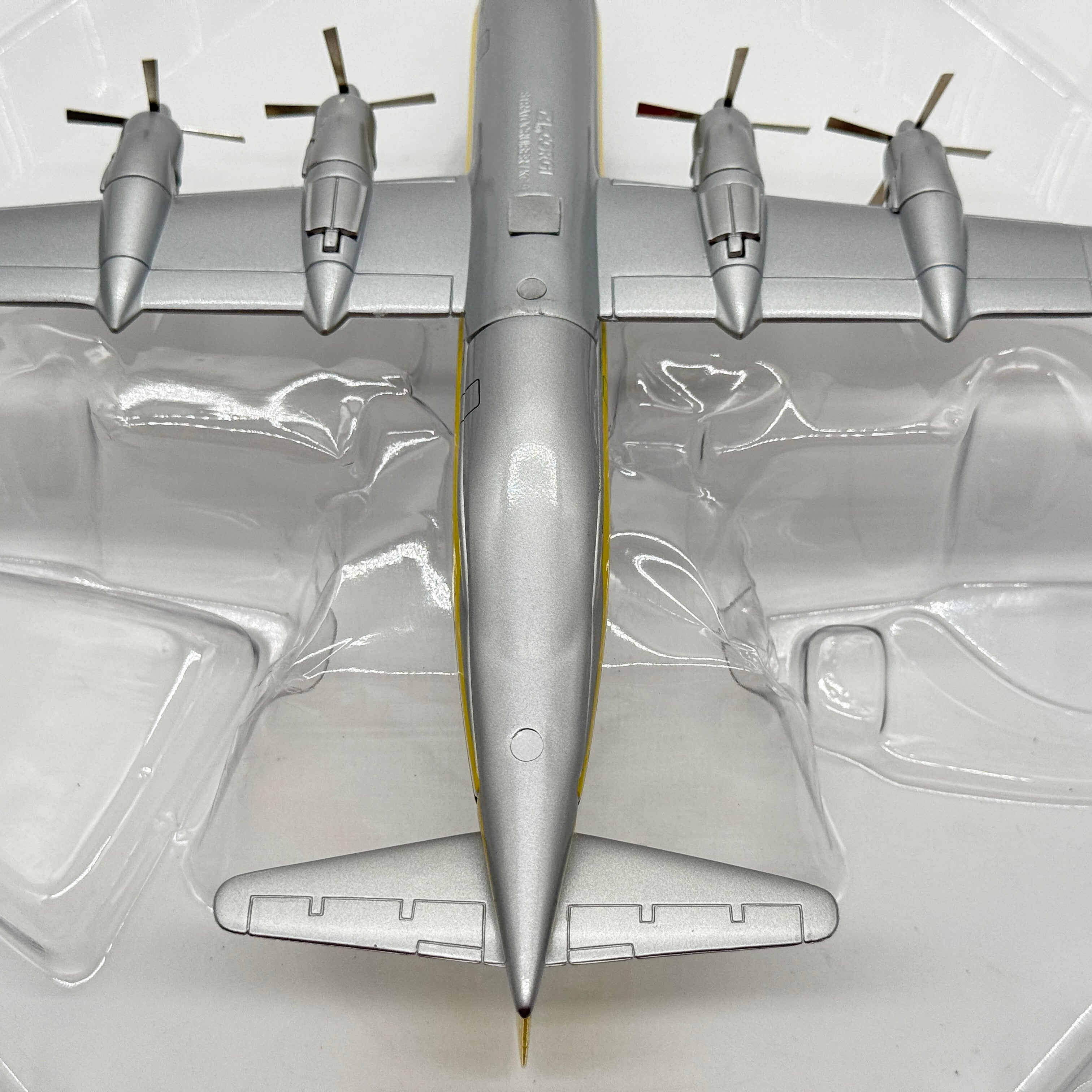 Corgi 48106 1:144 Boeing 377 Stratocruiser Transocean Airlines N404Q