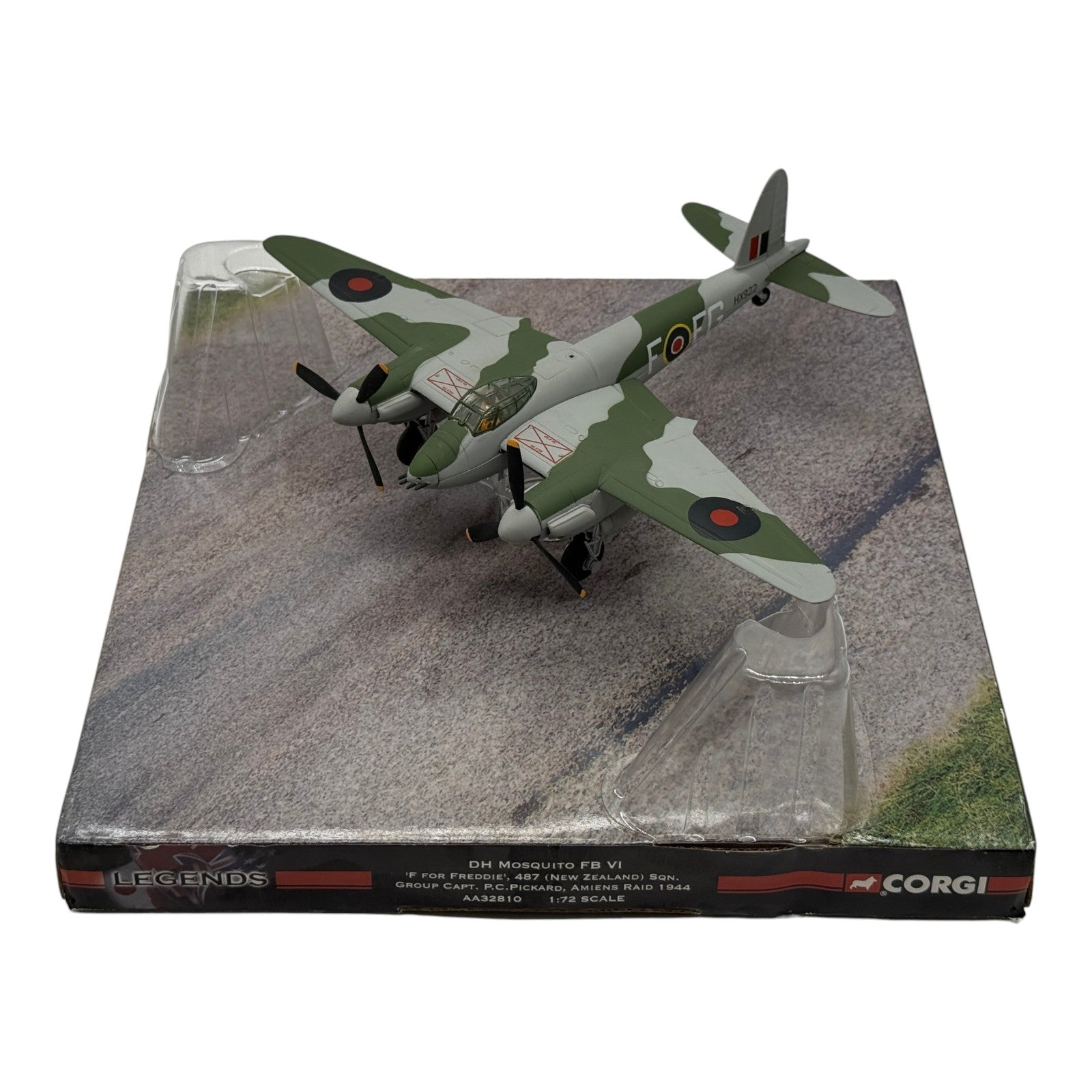 Corgi AA32810 1:72 de Havilland Mosquito FB.VI HX922 EG-F Percy Pickard Operation Jericho Amiens 1944