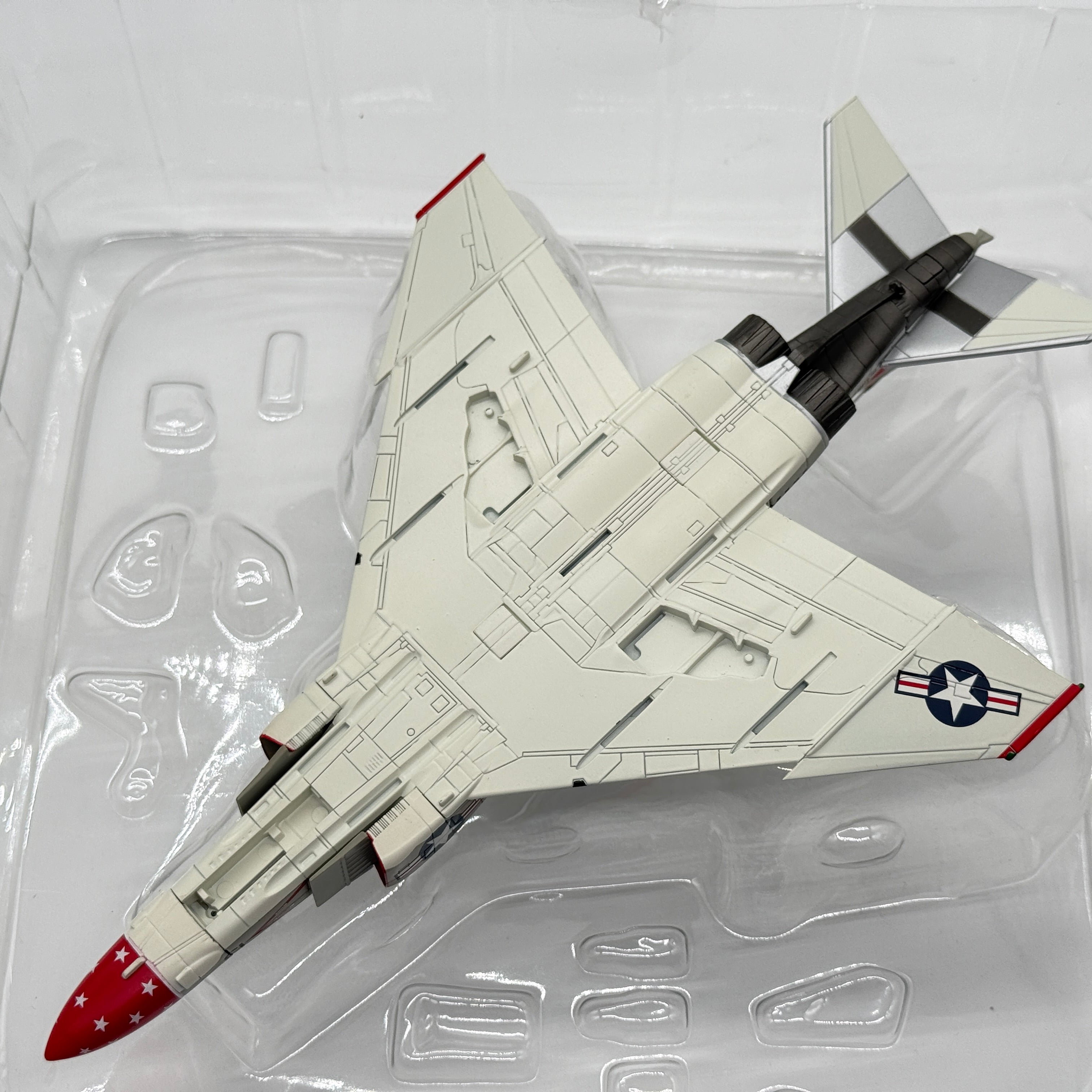 Hobby Master HA19024 1:72 McDonnell Douglas F-4J Phantom II USMC VMFA-235 Death Angels DB13 153887 1972