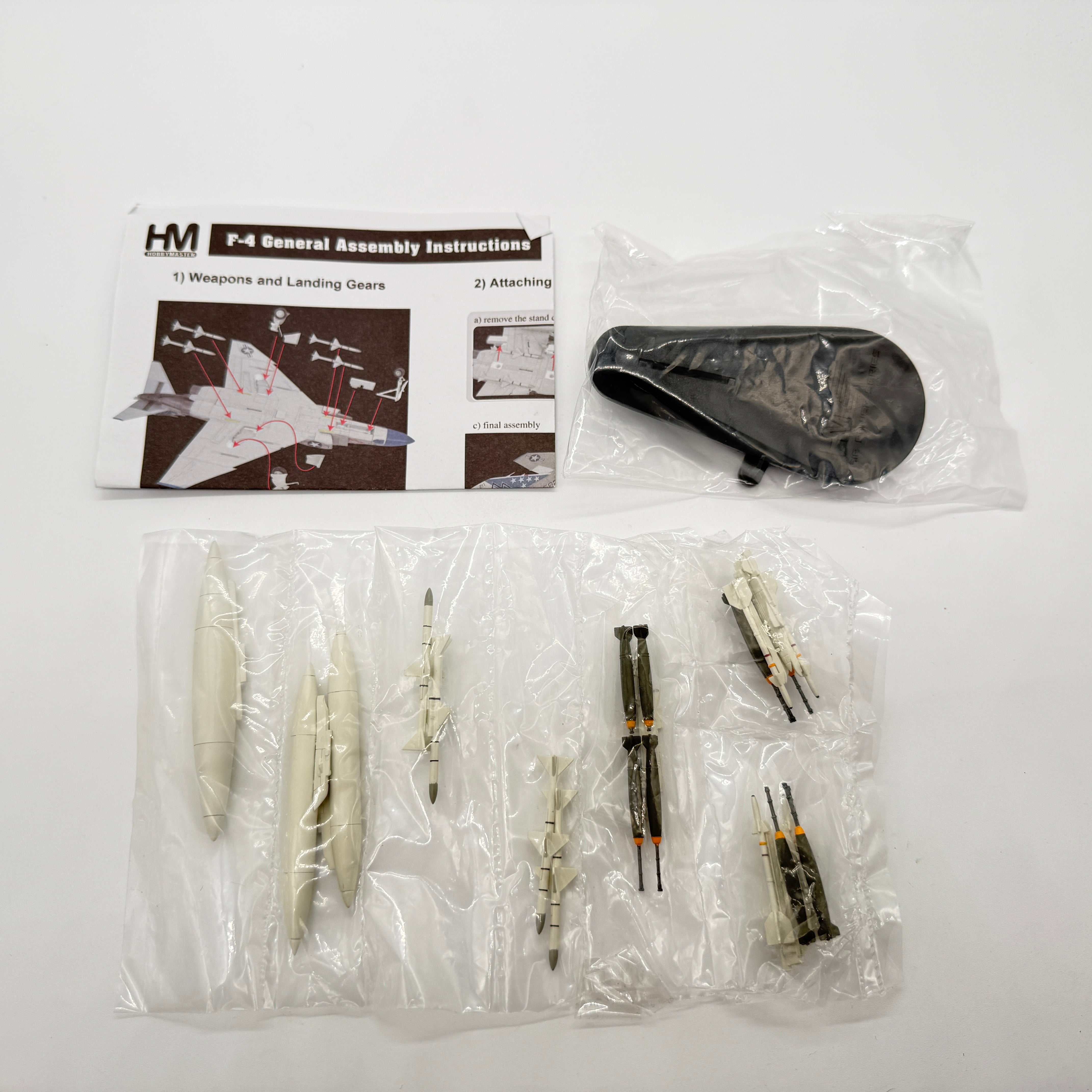 Hobby Master HA19024 1:72 McDonnell Douglas F-4J Phantom II USMC VMFA-235 Death Angels DB13 153887 1972
