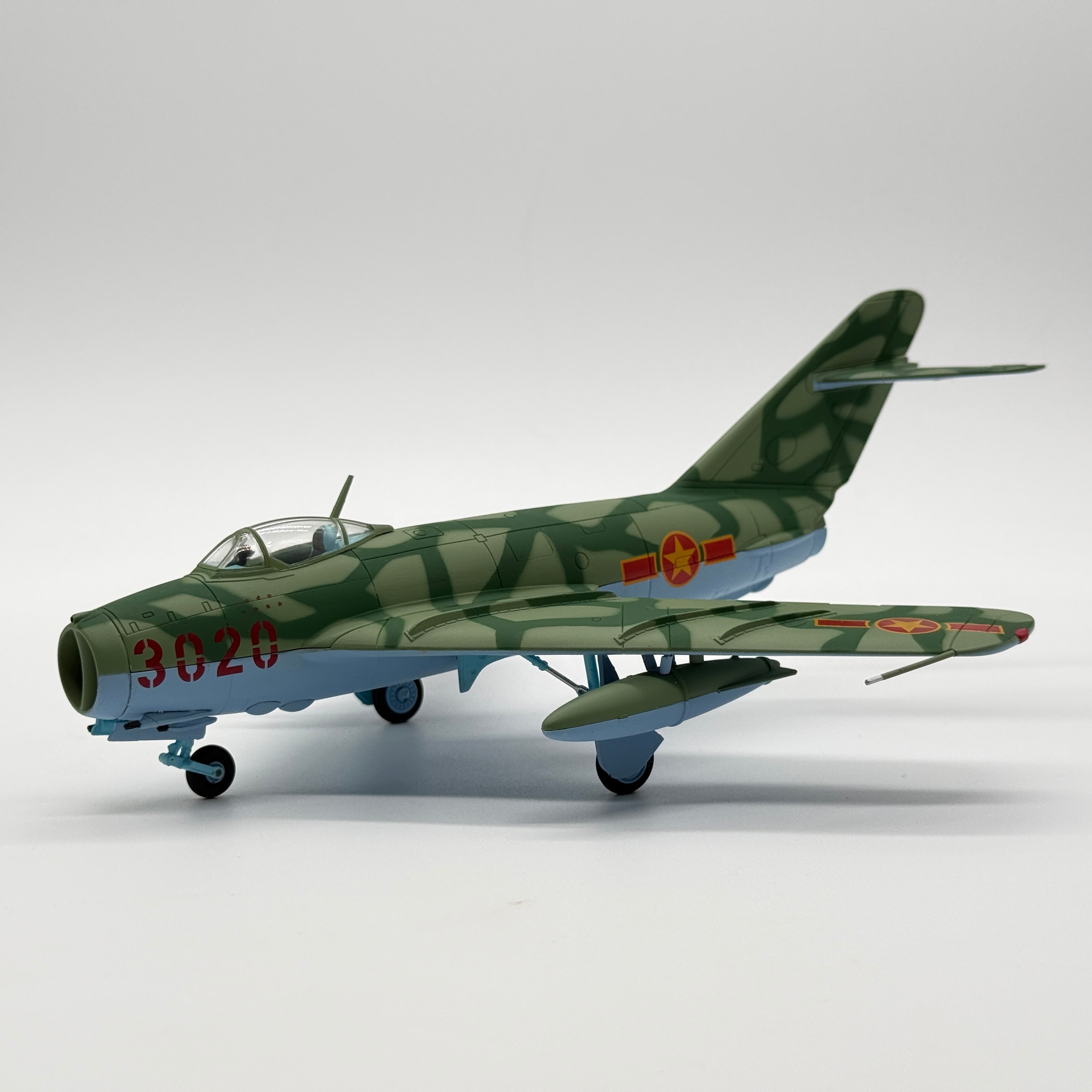 Franklin Mint B11E201 1:48 MiG-17F 3020 North Vietnamese Air Force Colonel Tomb Vietnam War