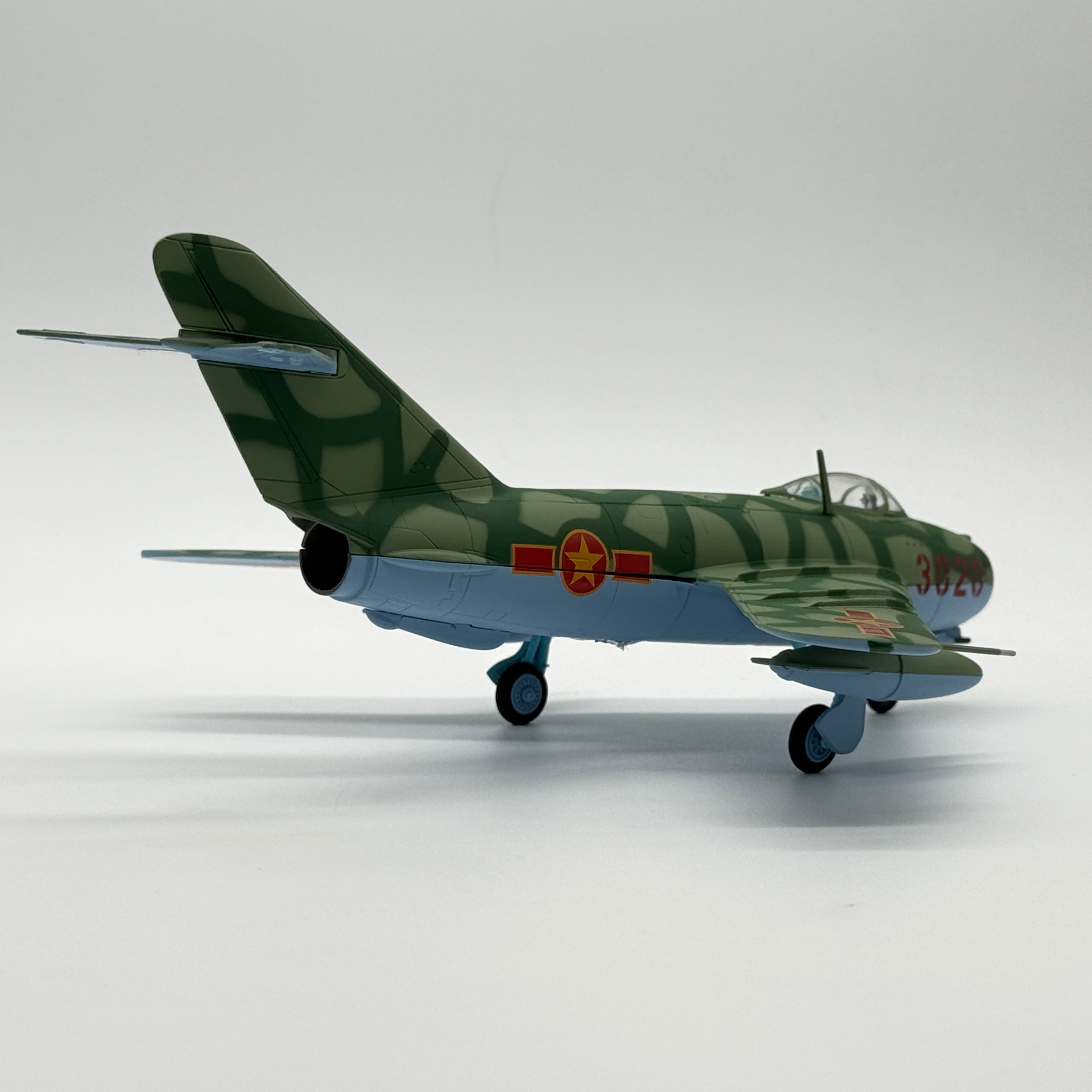 Franklin Mint B11E201 1:48 MiG-17F 3020 North Vietnamese Air Force Colonel Tomb Vietnam War