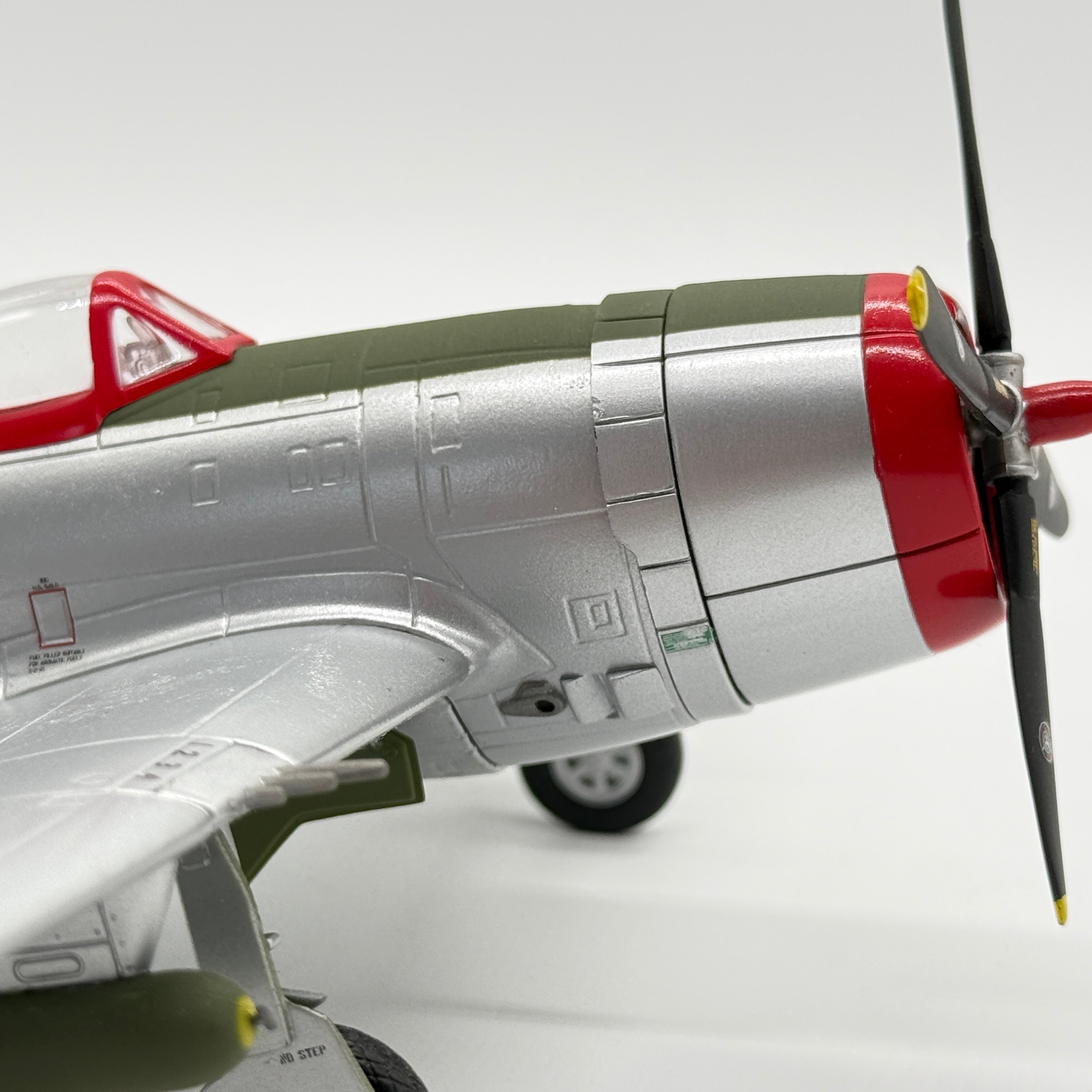 Franklin Mint 98144 1:48 Republic P-47D Thunderbolt Chief Ski-U-Mah II Lt Duane Buholz 509th FS 405th FG WWII