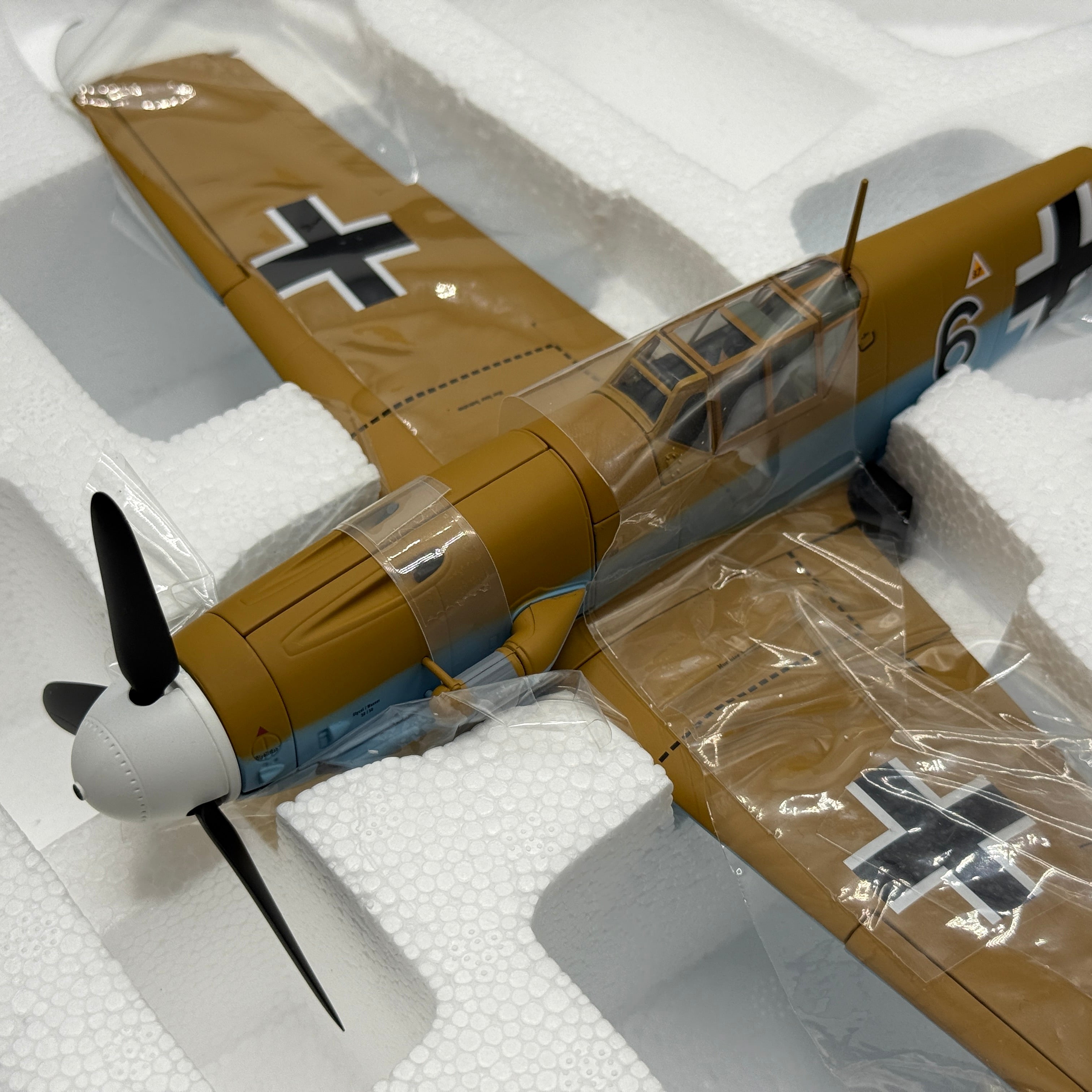 Corgi AA34909 1:32 Messerschmitt Bf 109G-2 Trop Black 6 Heinz Lüdemann JG 77 Libya 1942 Certificate 02/999