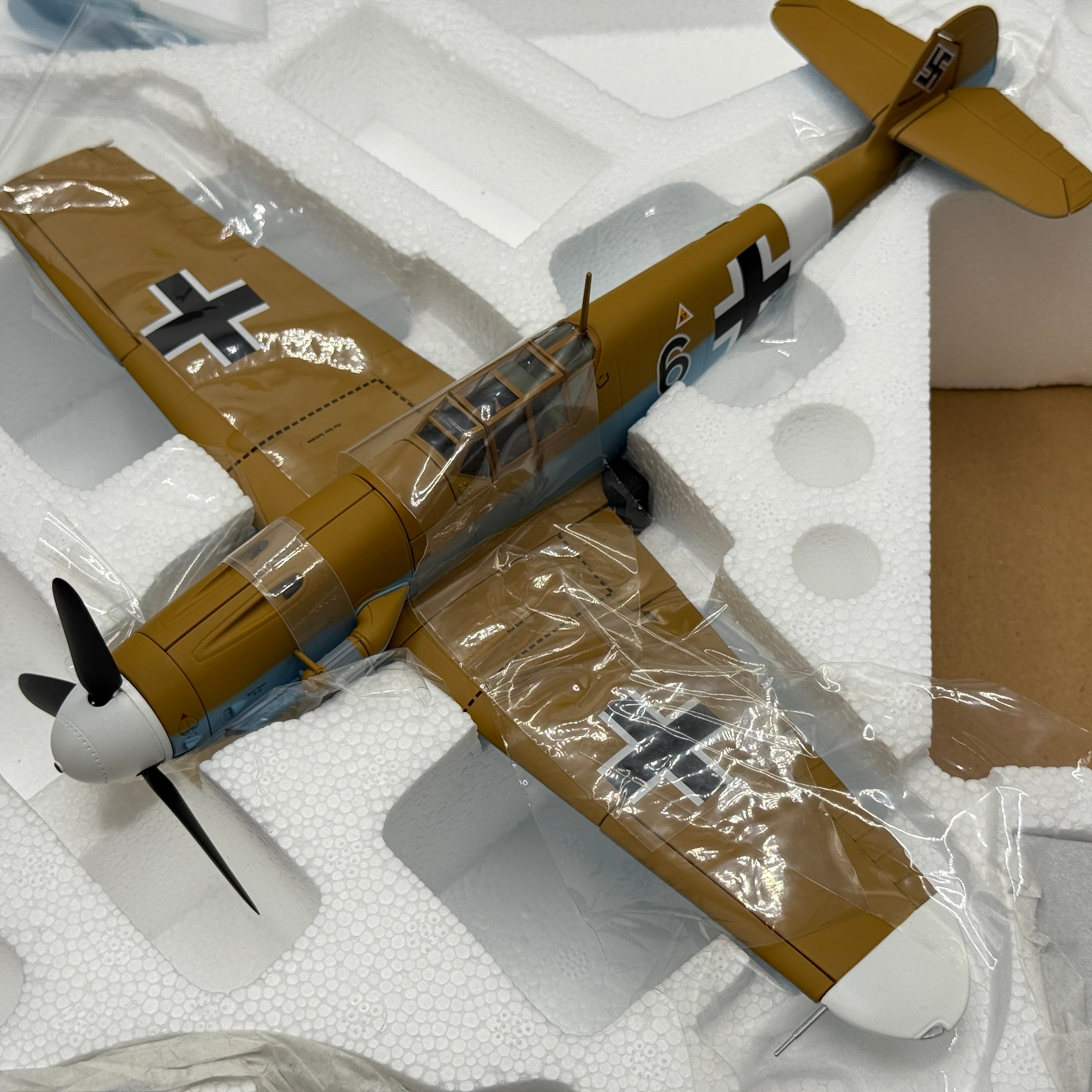 Corgi AA34909 1:32 Messerschmitt Bf 109G-2 Trop Black 6 Heinz Lüdemann JG 77 Libya 1942 Certificate 02/999