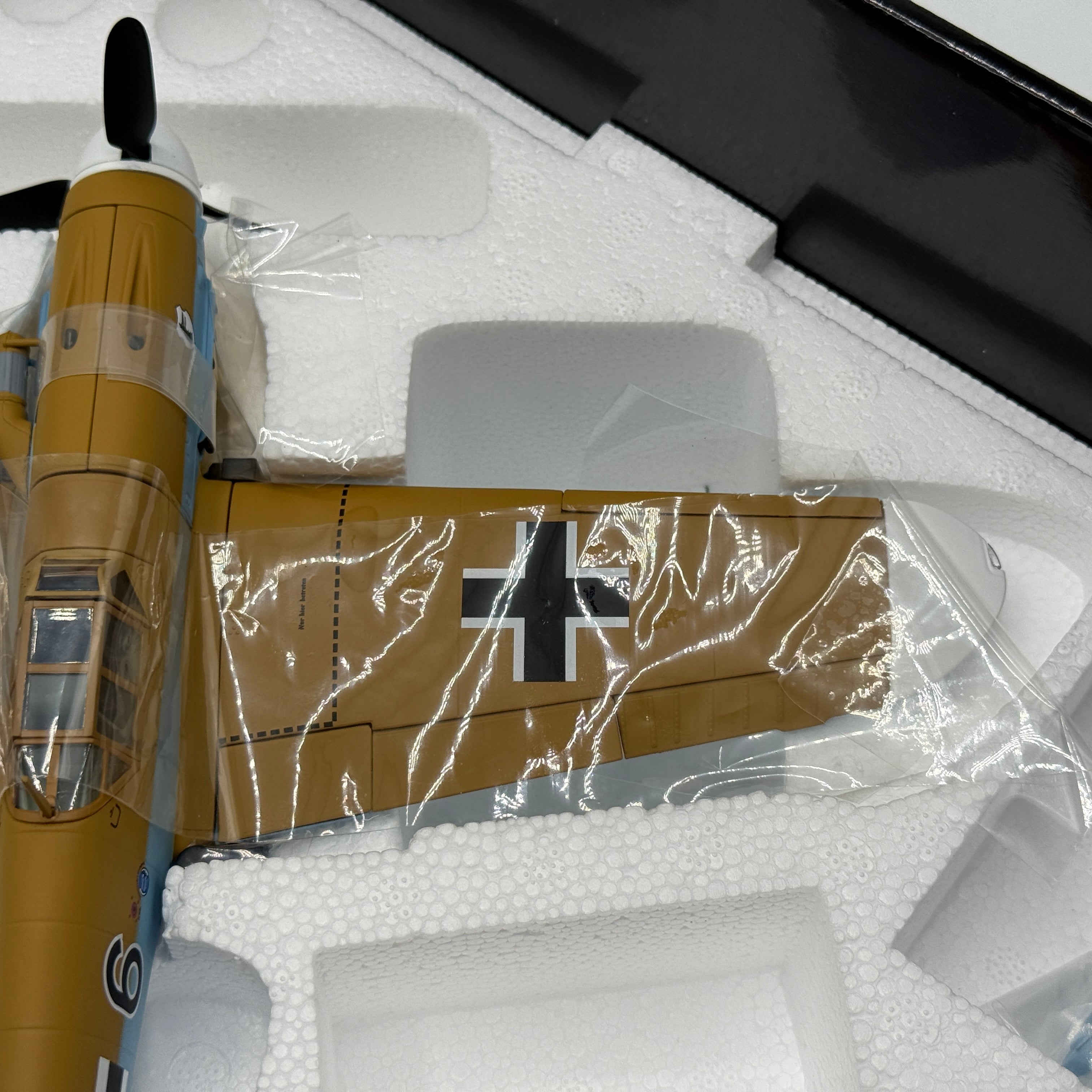 Corgi AA34909 1:32 Messerschmitt Bf 109G-2 Trop Black 6 Heinz Lüdemann JG 77 Libya 1942 Certificate 02/999