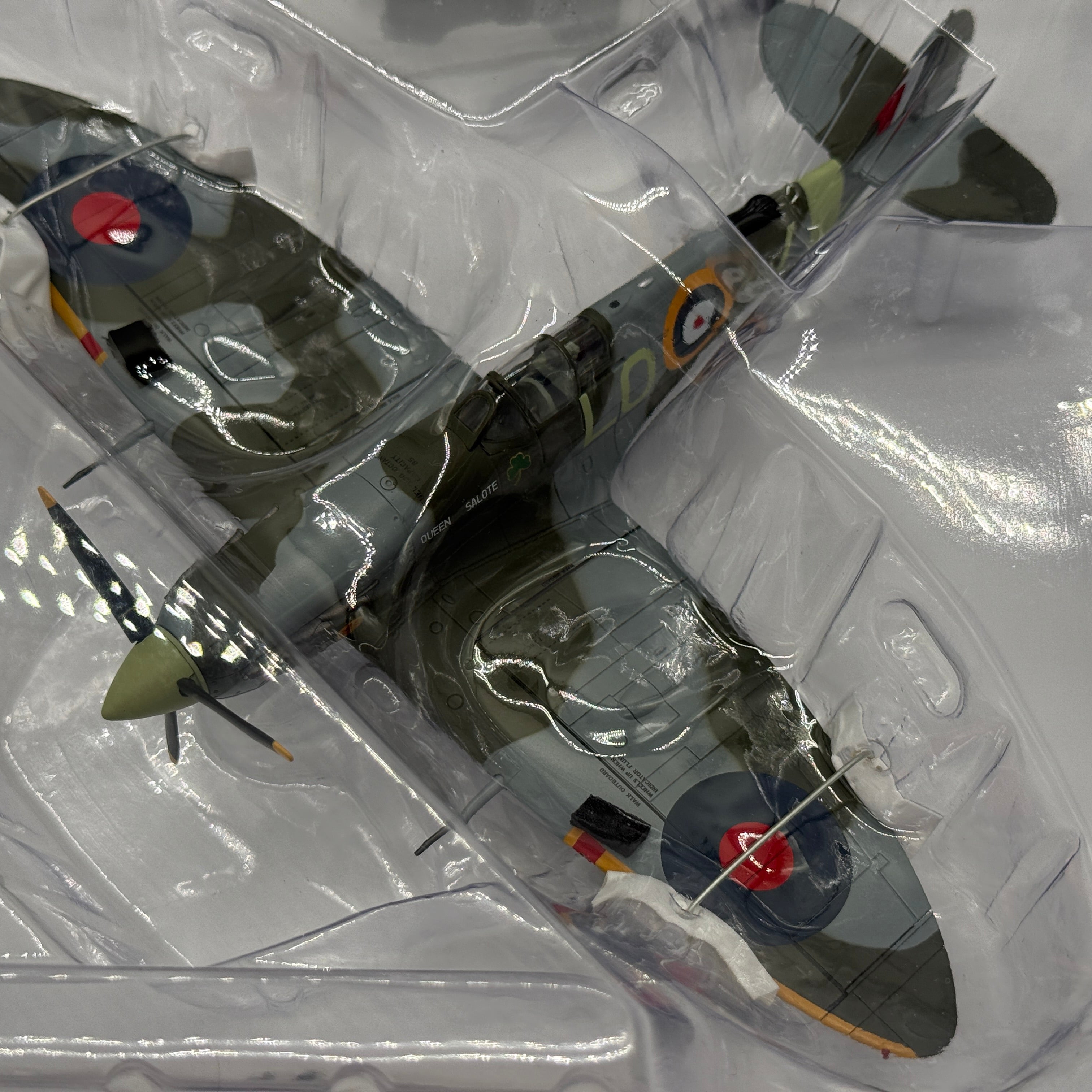 Hobby Master HA7861 1:48 Supermarine Spitfire Mk Vb BM124 LO-W Paddy Finucane RAF No.602 Sqn Hornchurch 1942