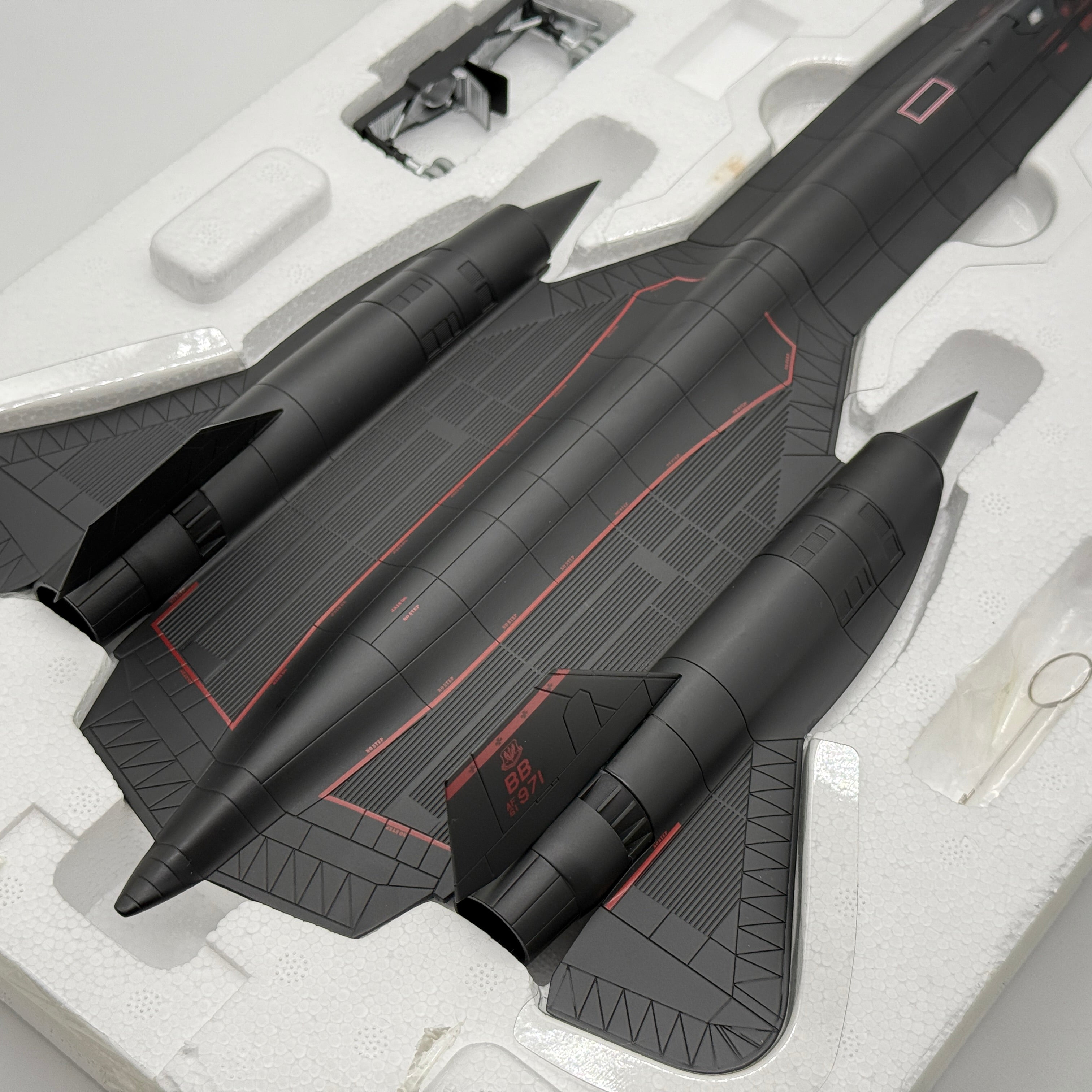 Century Wings CW001634 1:72 Lockheed SR-71A Blackbird 61-7971 USAF 9th RW Det.2 Edwards AFB 1997
