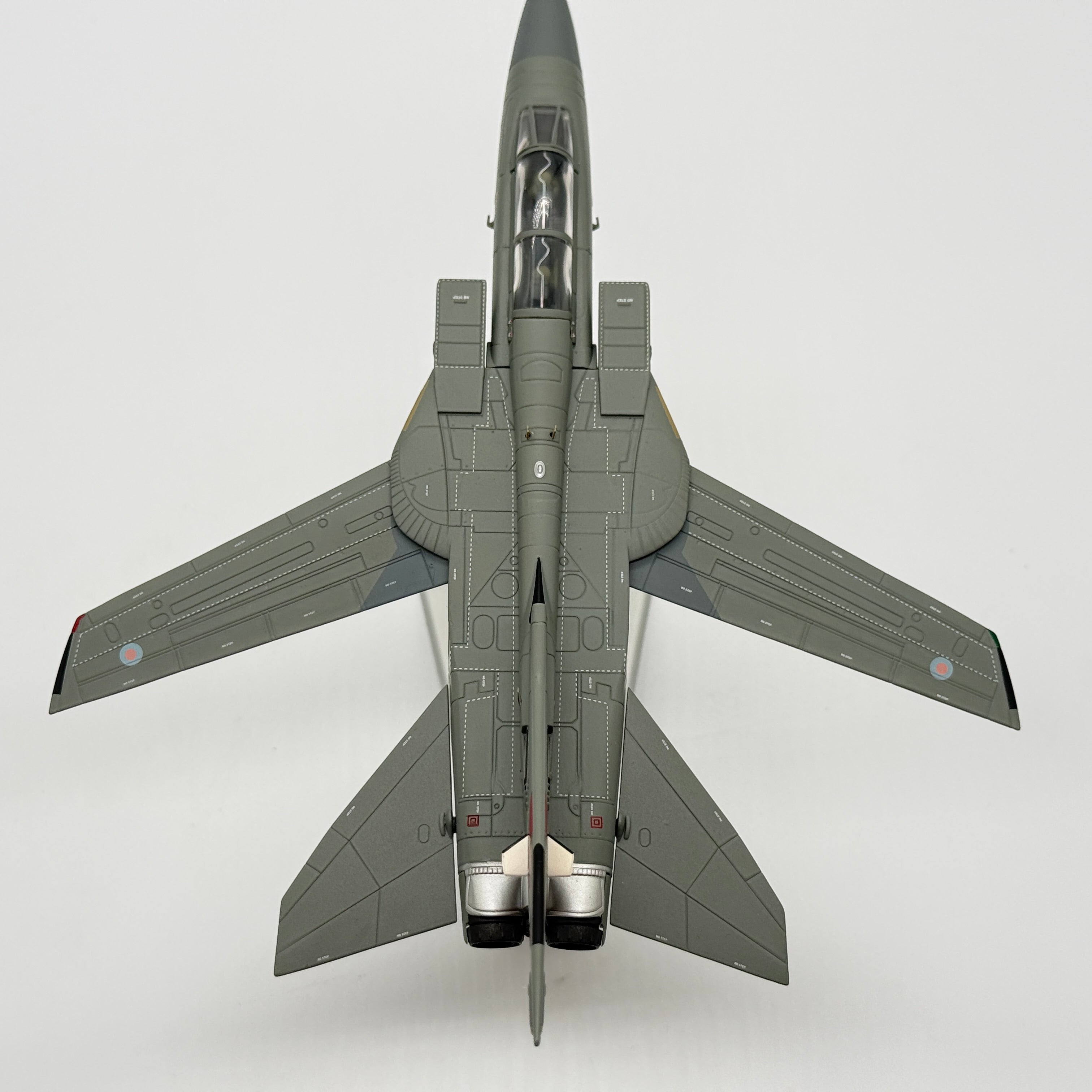 Corgi AA39803 1:72 Panavia Tornado F3 ADV ZE760 RAF No.5 Sqn RAF Coningsby 1991