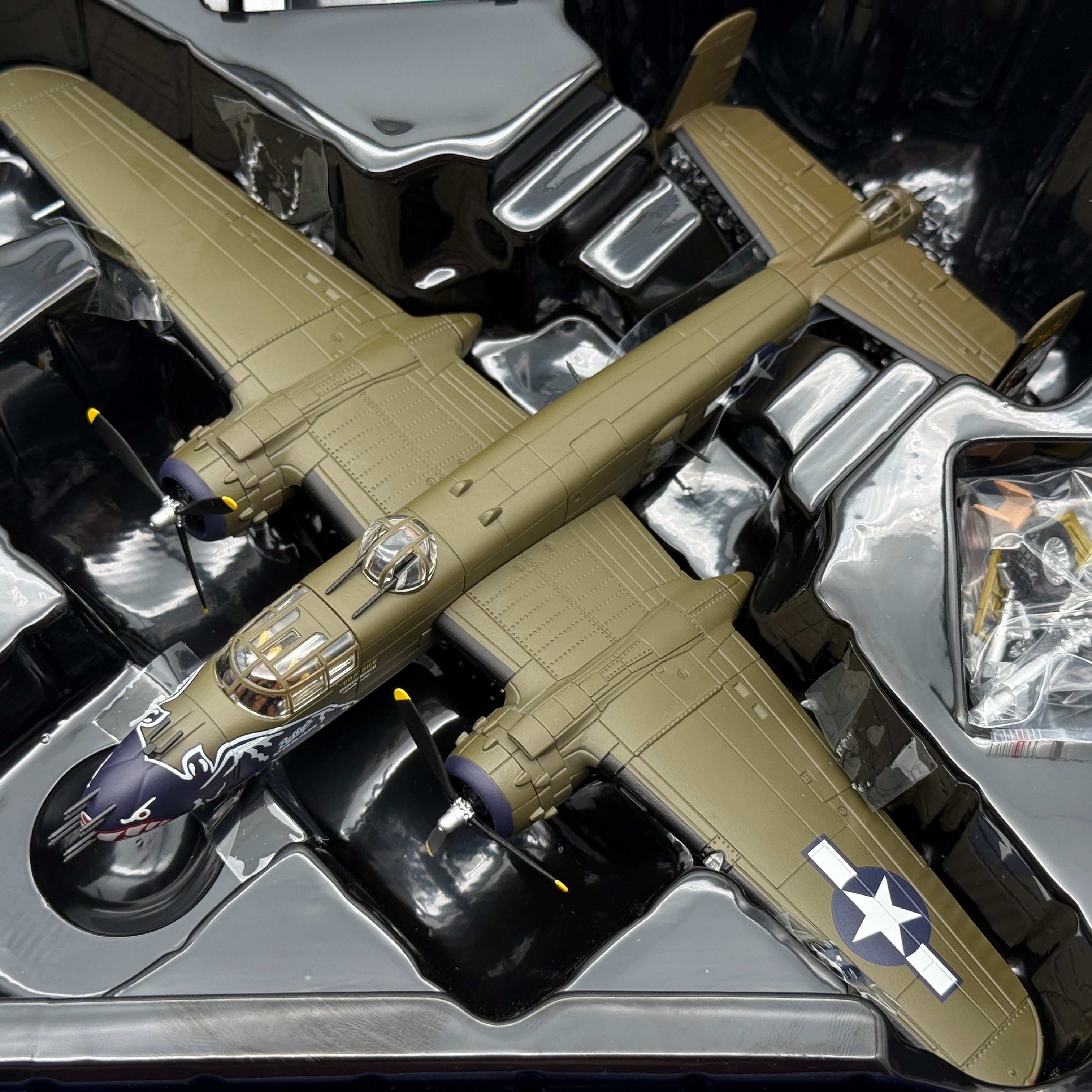Corgi AA35314 1:72 North American B-25J Mitchell 44-30934 Betty's Dream 499th BS 345th BG Ie Shima Okinawa 1945