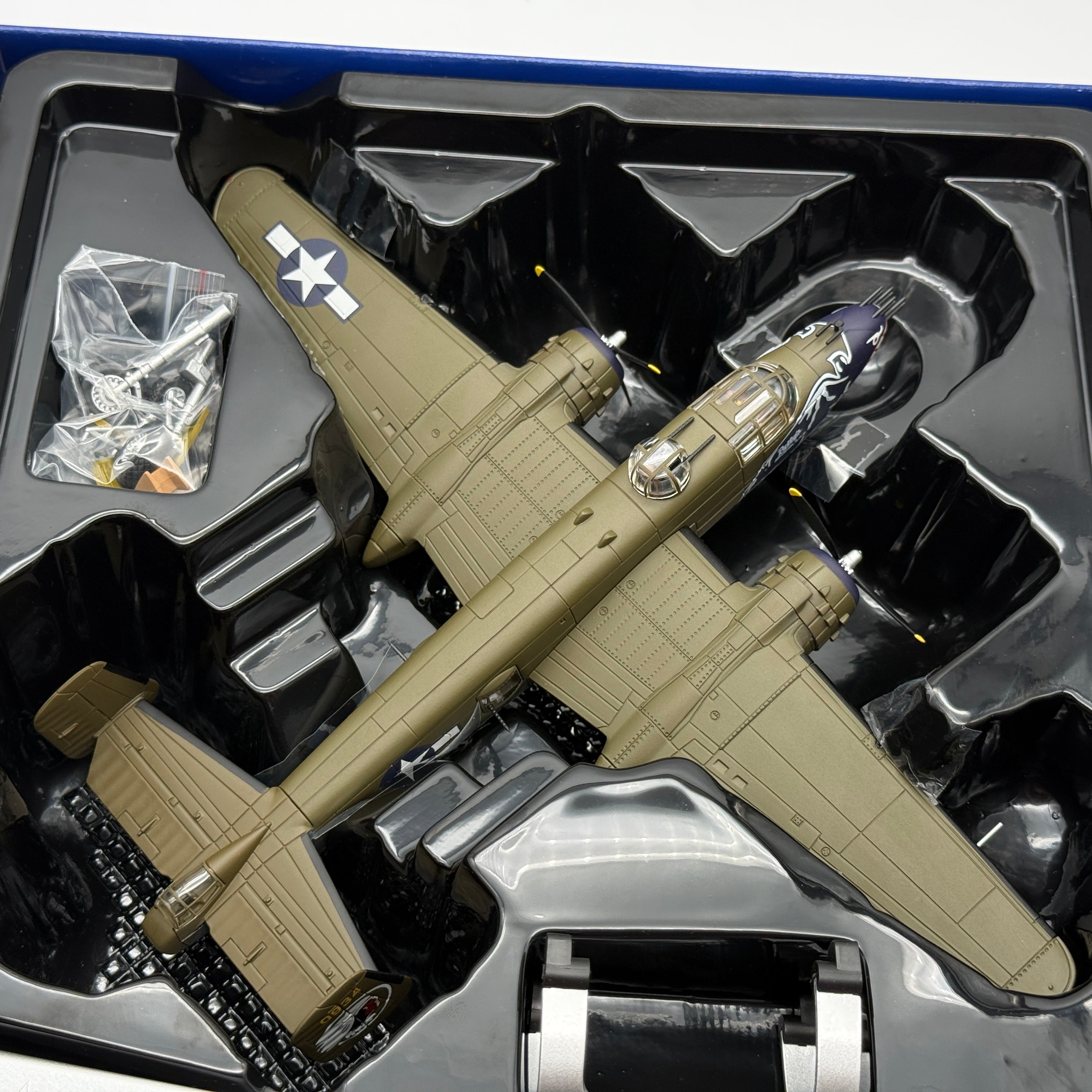 Corgi AA35314 1:72 North American B-25J Mitchell 44-30934 Betty's Dream 499th BS 345th BG Ie Shima Okinawa 1945
