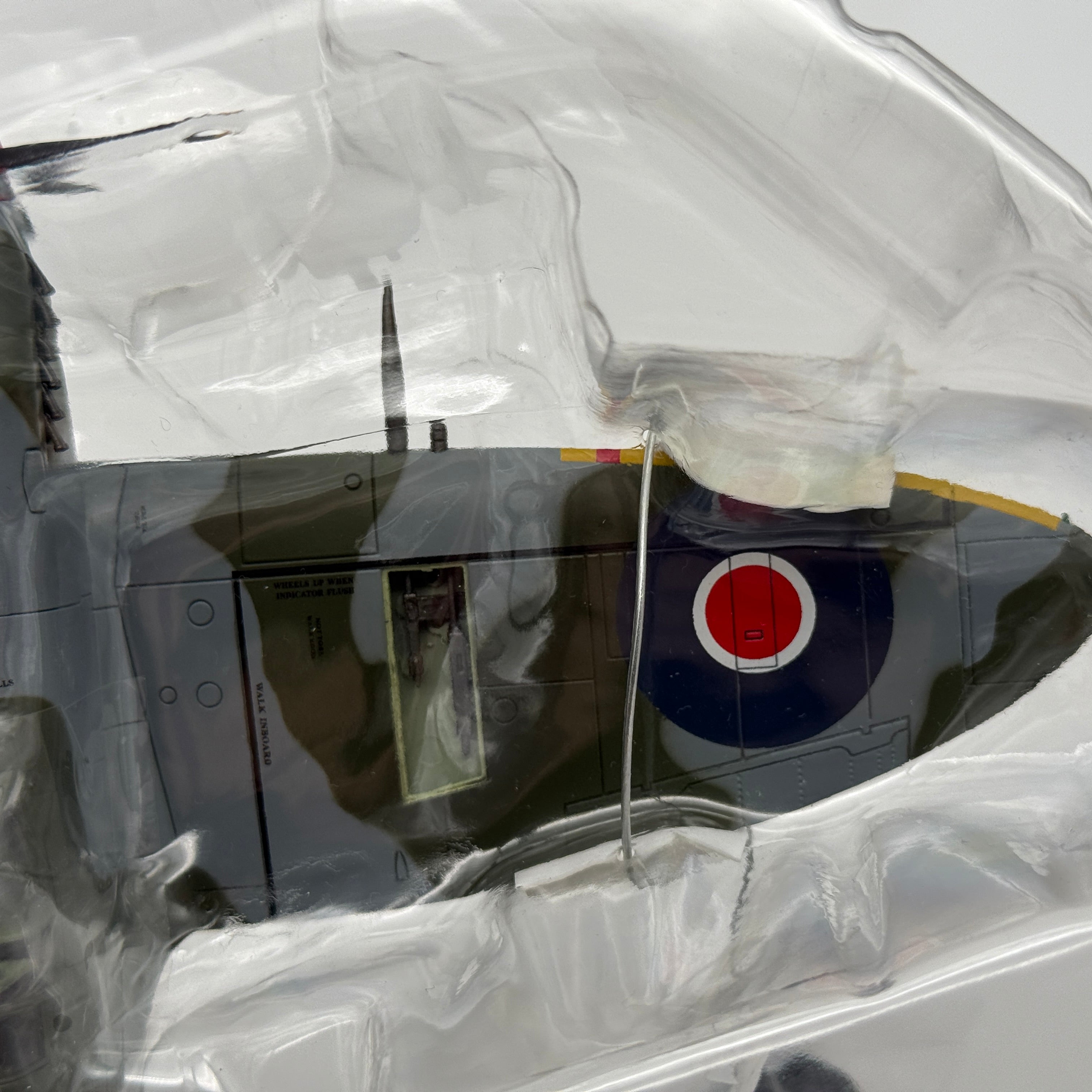 Hobby Master HA8323 1:48 Supermarine Spitfire LF Mk IX MH884 W. Duncan-Smith No.324 Wing RAF Ravenna Italy 1944