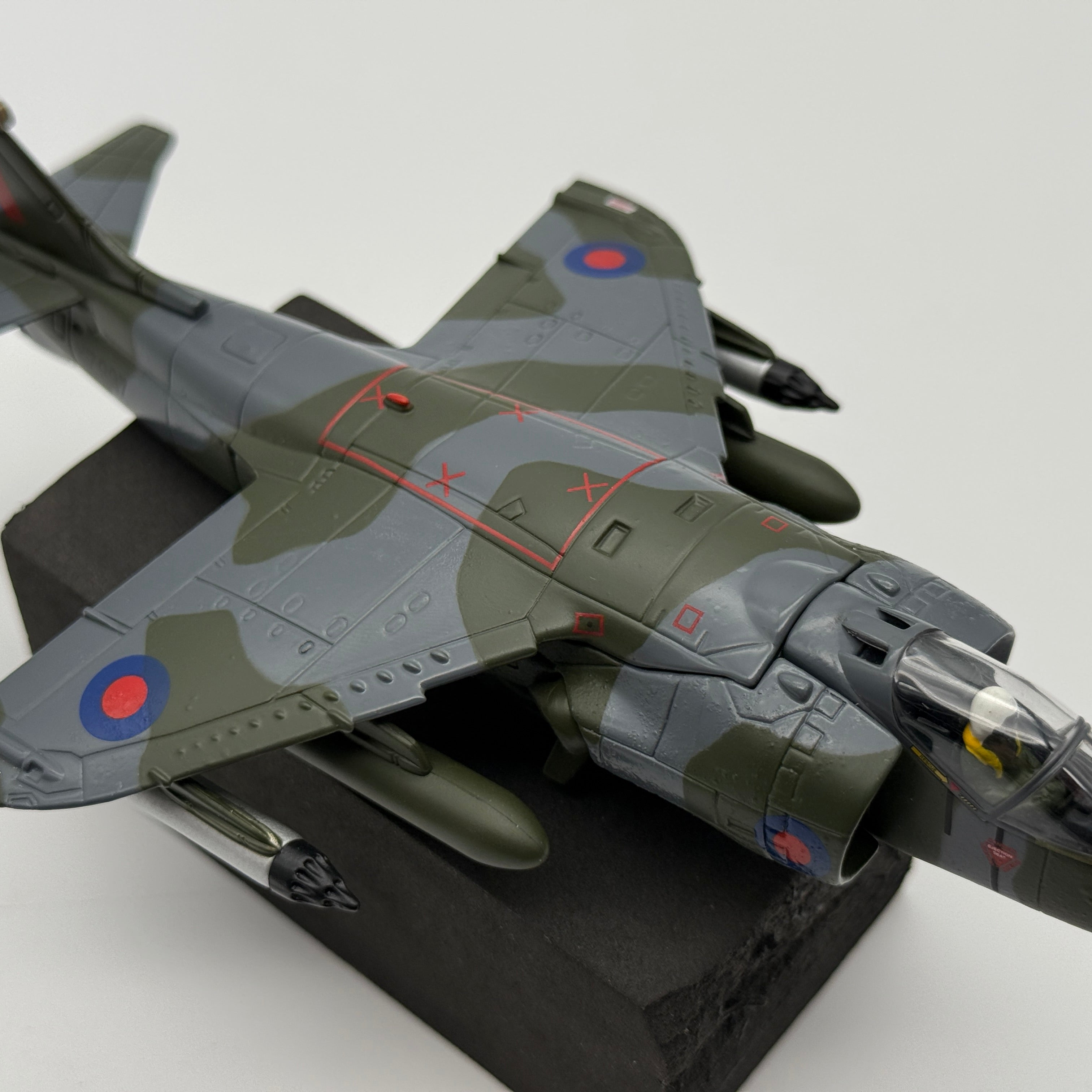 Corgi AA32401 1:72 BAe Harrier GR.3 XZ997 32 RAF No.1(F) Squadron Falklands 1982
