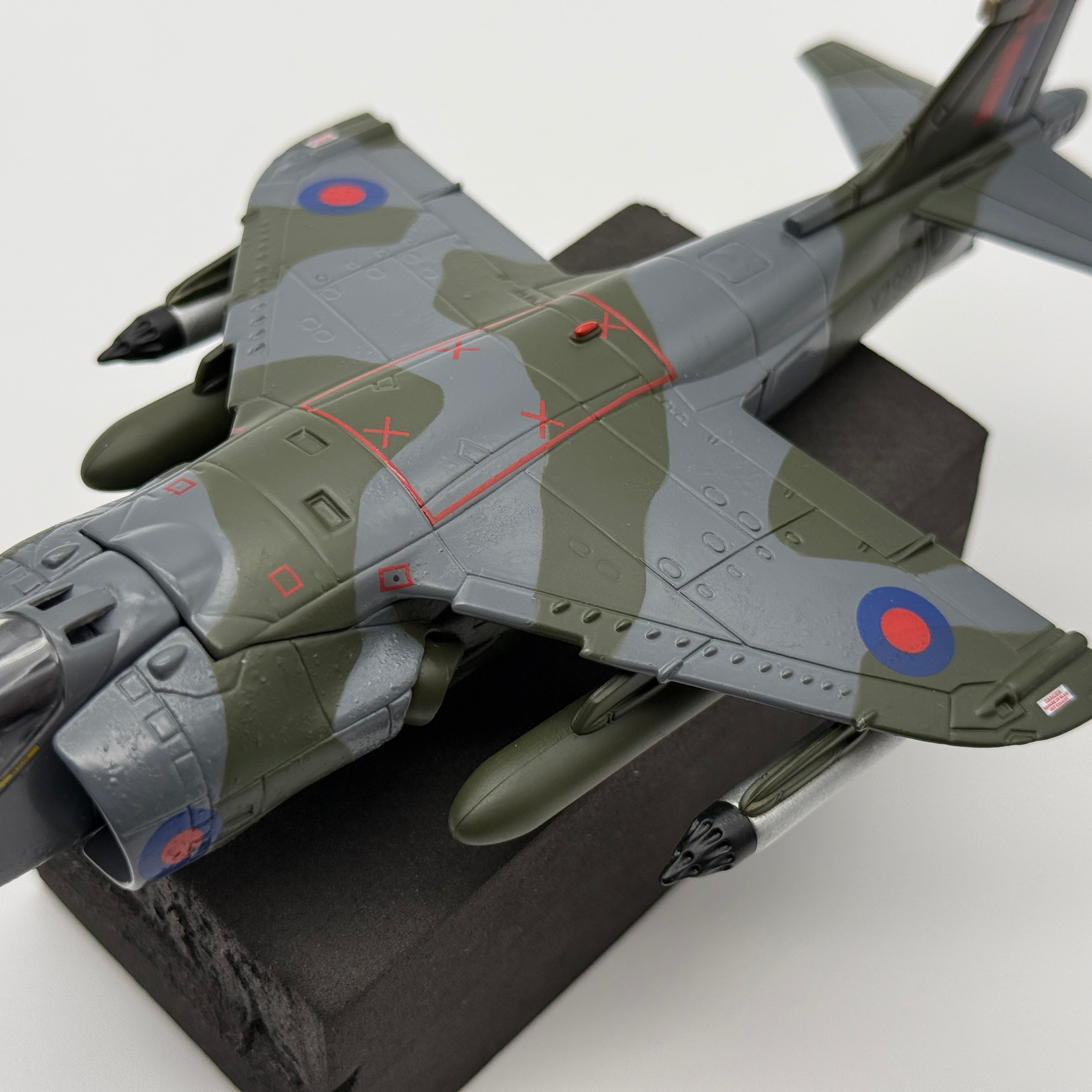 Corgi AA32401 1:72 BAe Harrier GR.3 XZ997 32 RAF No.1(F) Squadron Falklands 1982