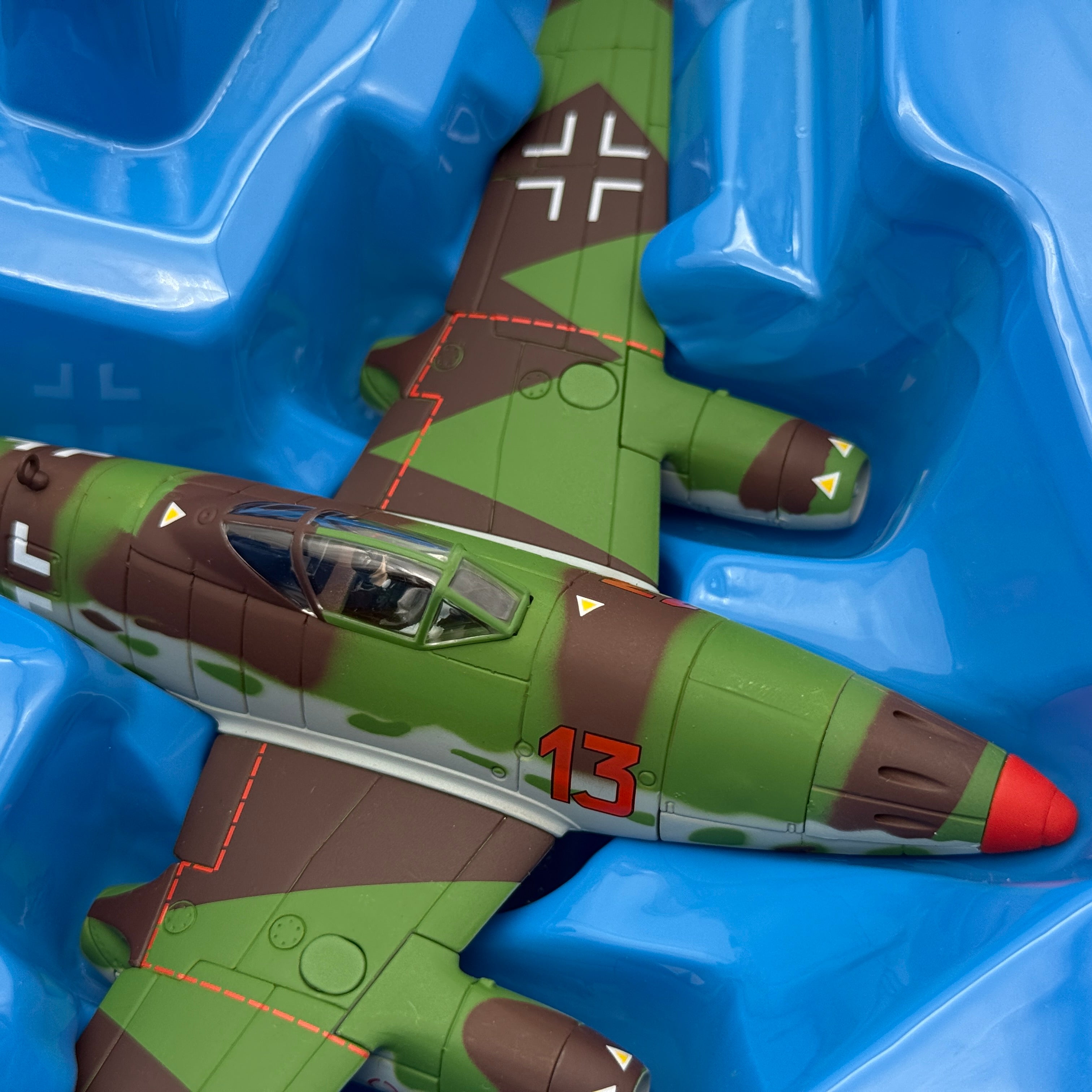 Corgi AA35703 1:72 Messerschmitt Me 262A-1a Red 13 Heinz Bär III./EJG 2 Lechfeld Germany 1945