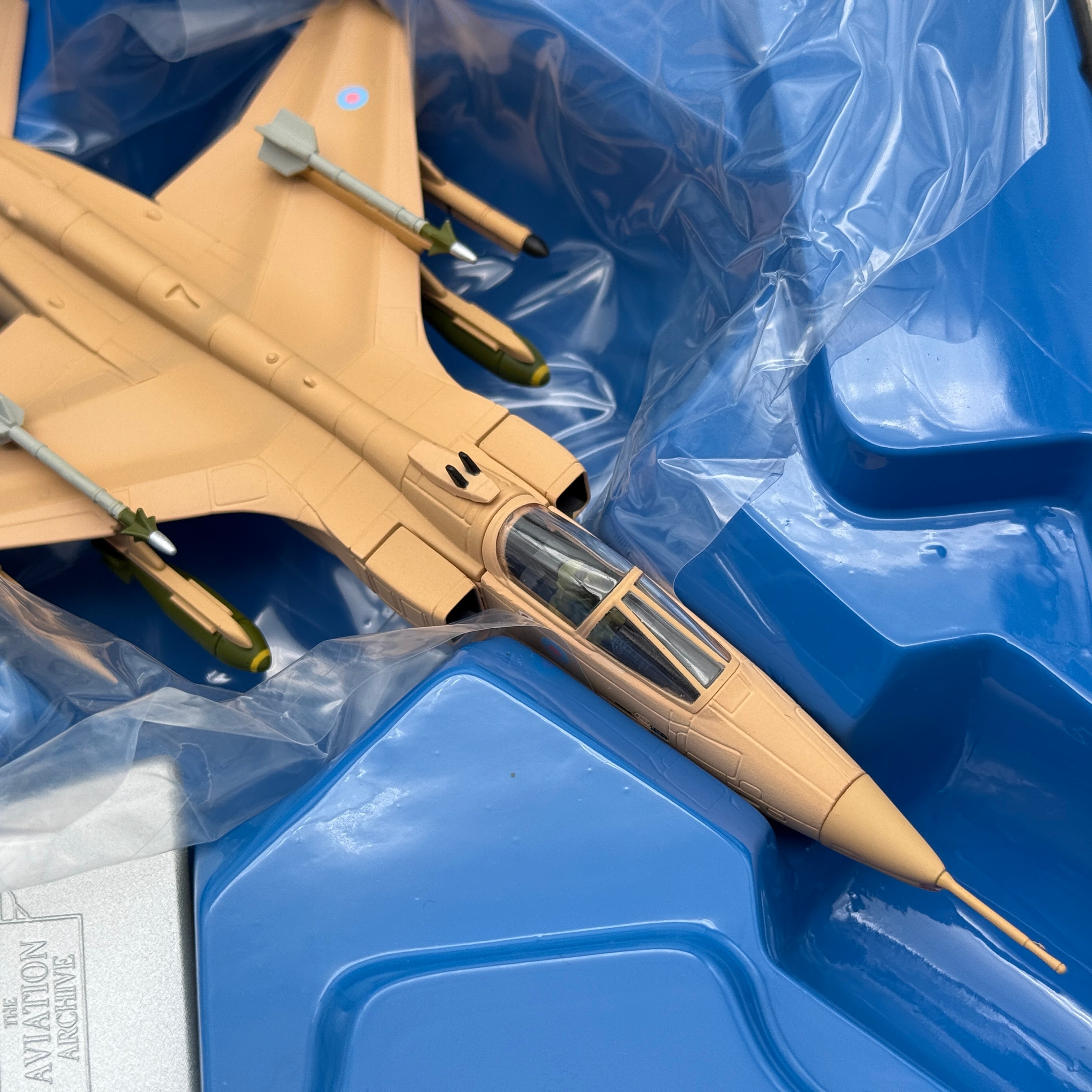 Corgi AA35402 1:72 SEPECAT Jaguar GR.Mk 1 XZ364 Sandman No.54 Sqn RAF Muharraq Operation Granby 1991