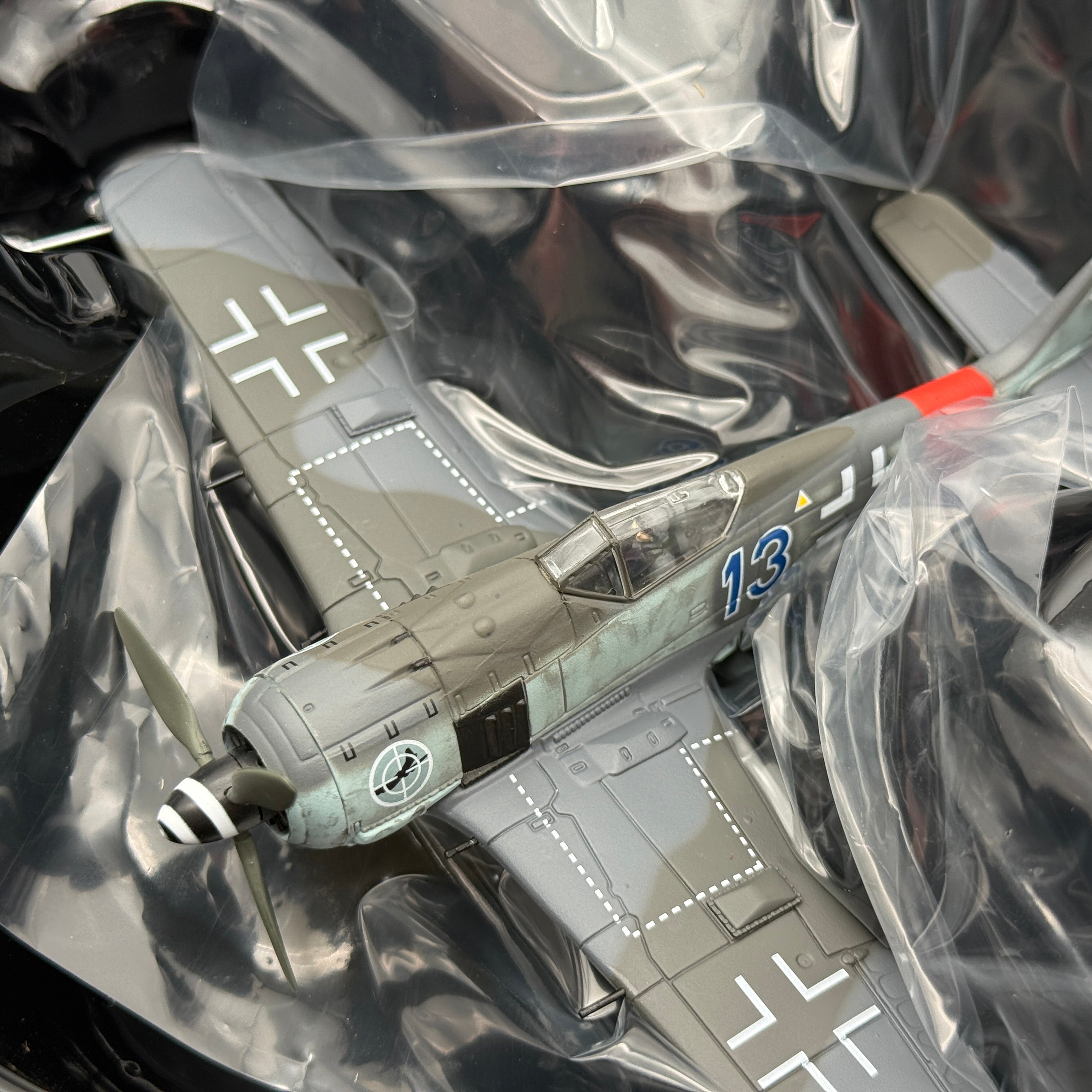 Corgi AA34314 1:72 Focke-Wulf Fw 190A-8 Blue 13 Walther Dahl JG 300 Jüterbog Germany November 1944