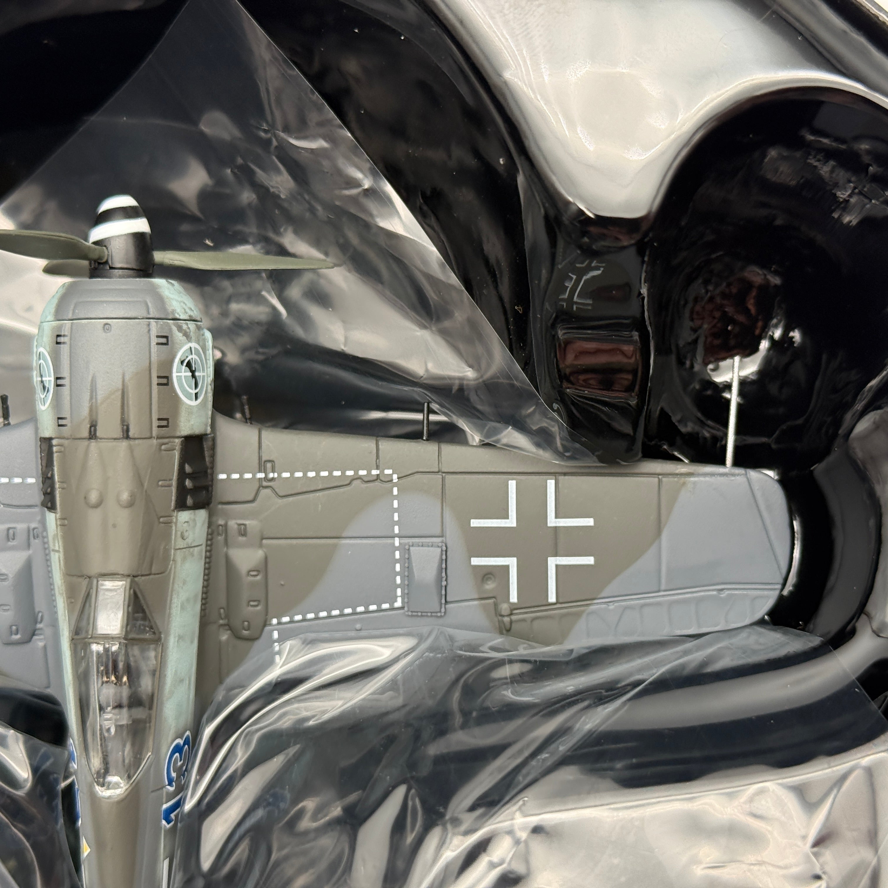 Corgi AA34314 1:72 Focke-Wulf Fw 190A-8 Blue 13 Walther Dahl JG 300 Jüterbog Germany November 1944