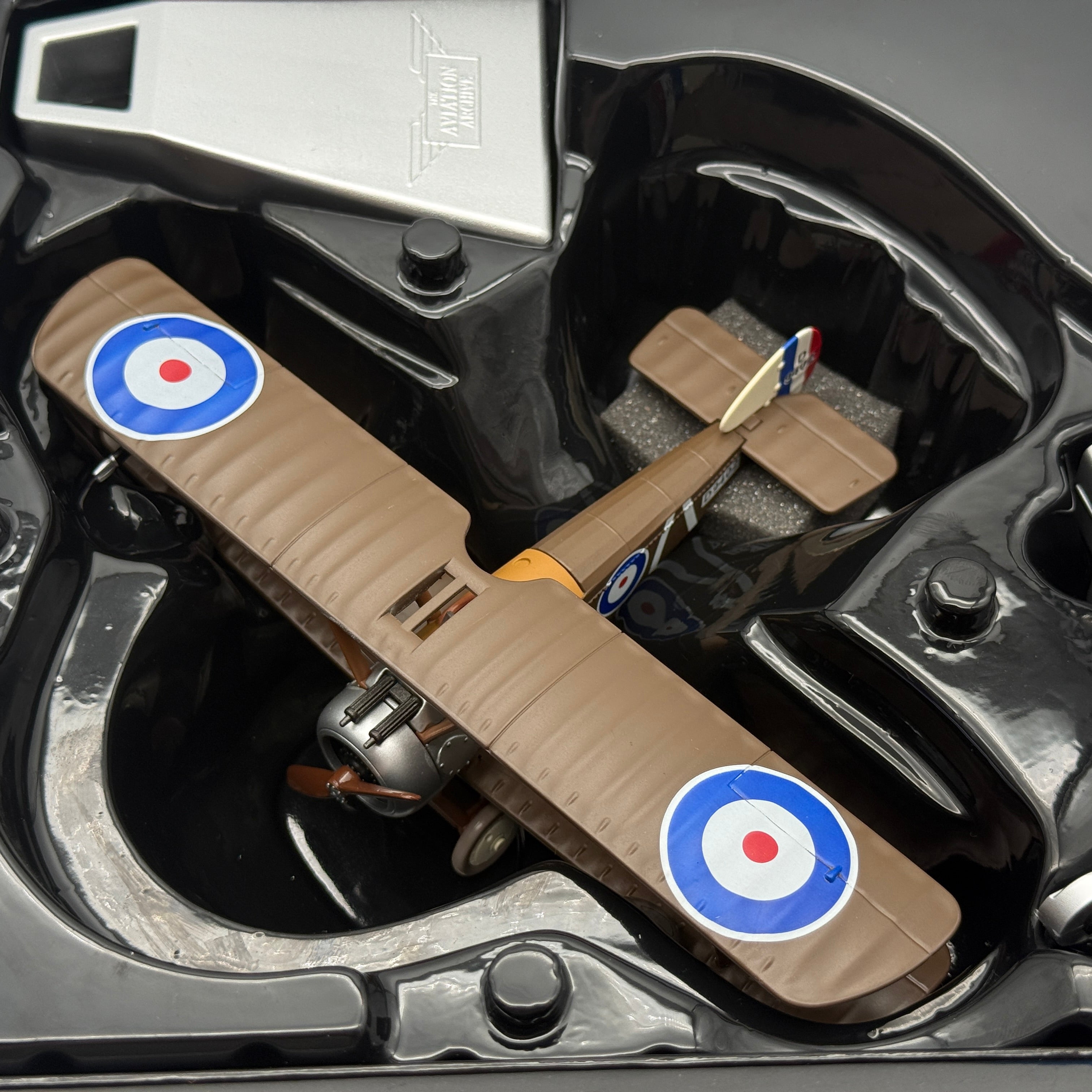 Corgi AA38101 1:48 Sopwith Camel F.1 D9402 Henry Botterell RAF No.208 Sqn France 1918