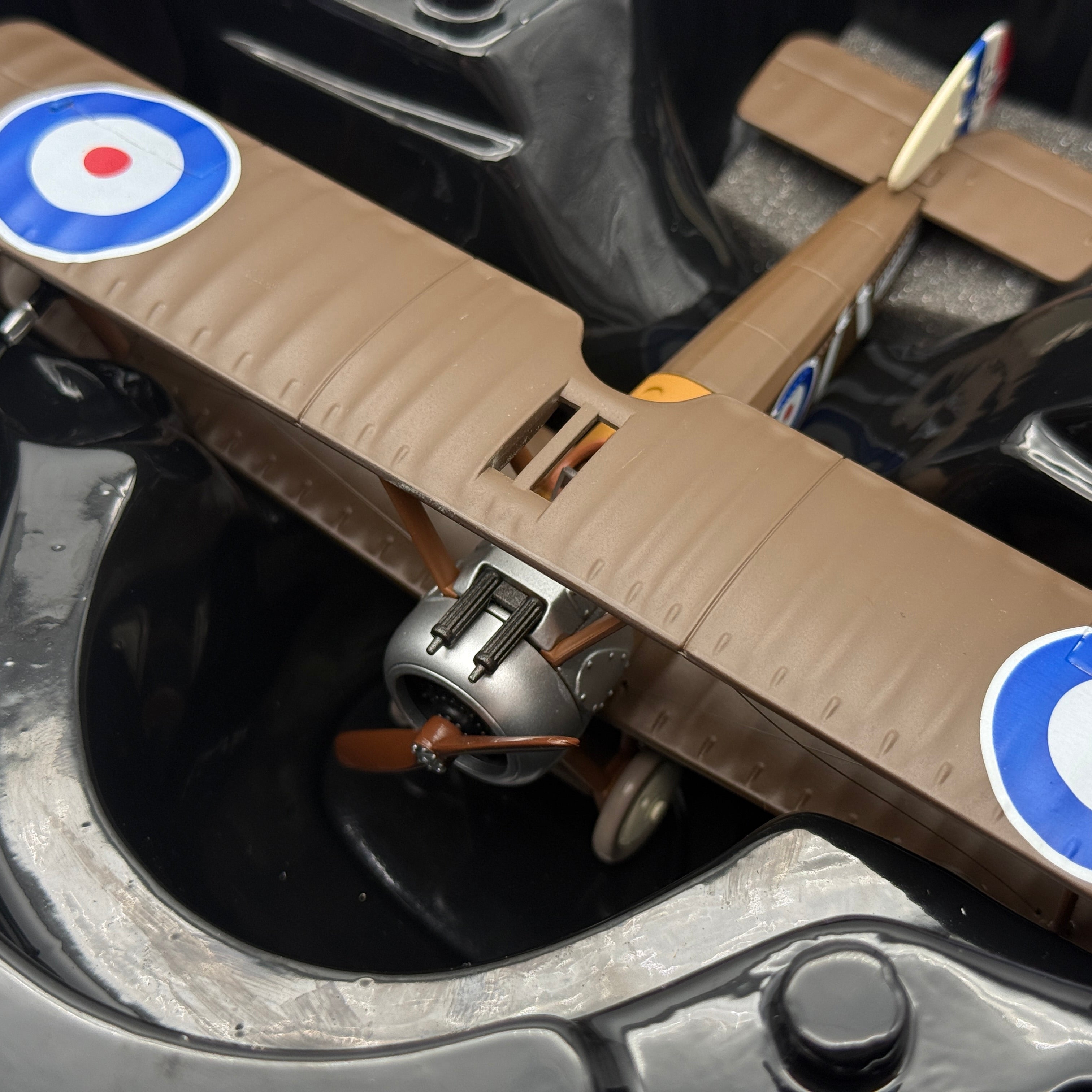 Corgi AA38101 1:48 Sopwith Camel F.1 D9402 Henry Botterell RAF No.208 Sqn France 1918