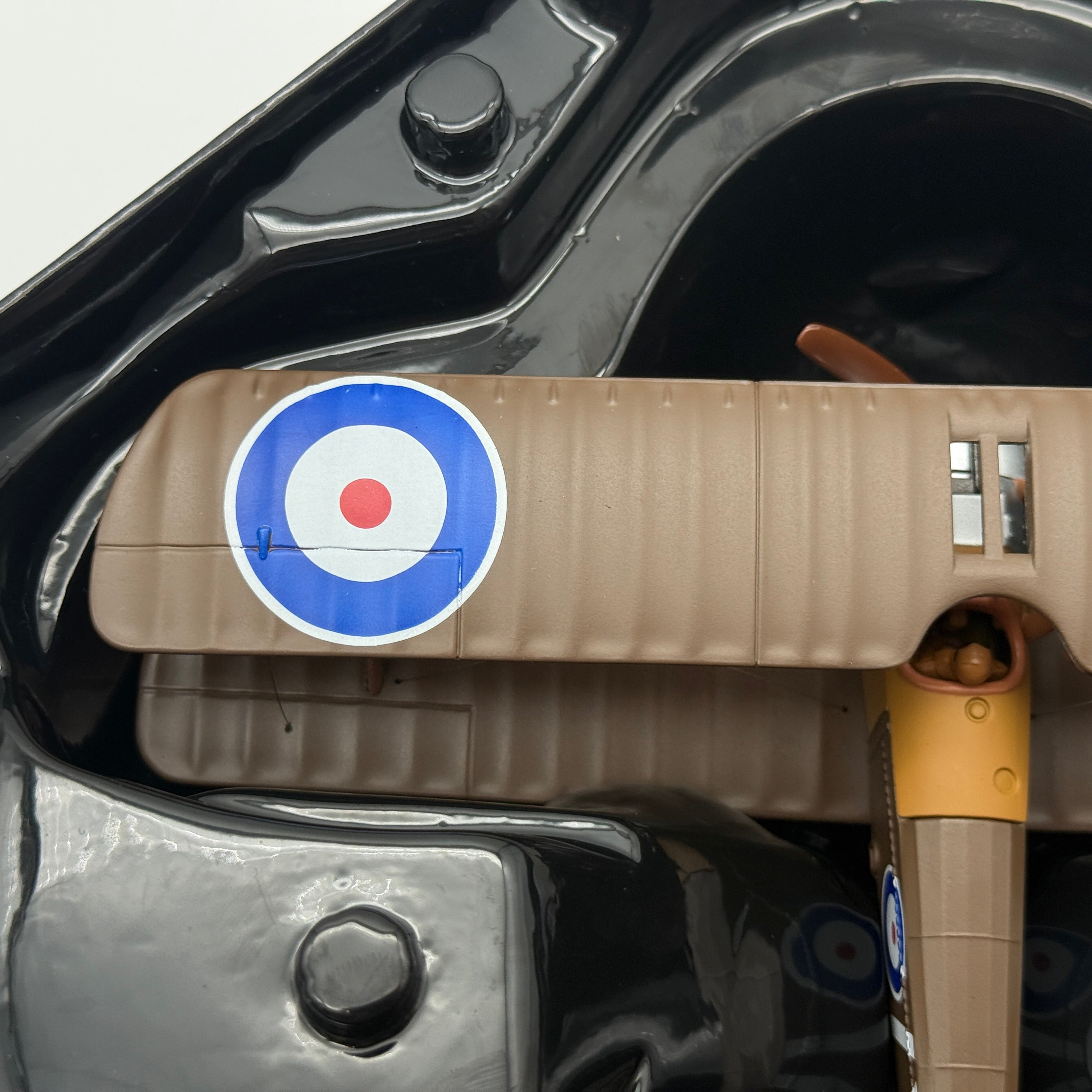 Corgi AA38101 1:48 Sopwith Camel F.1 D9402 Henry Botterell RAF No.208 Sqn France 1918