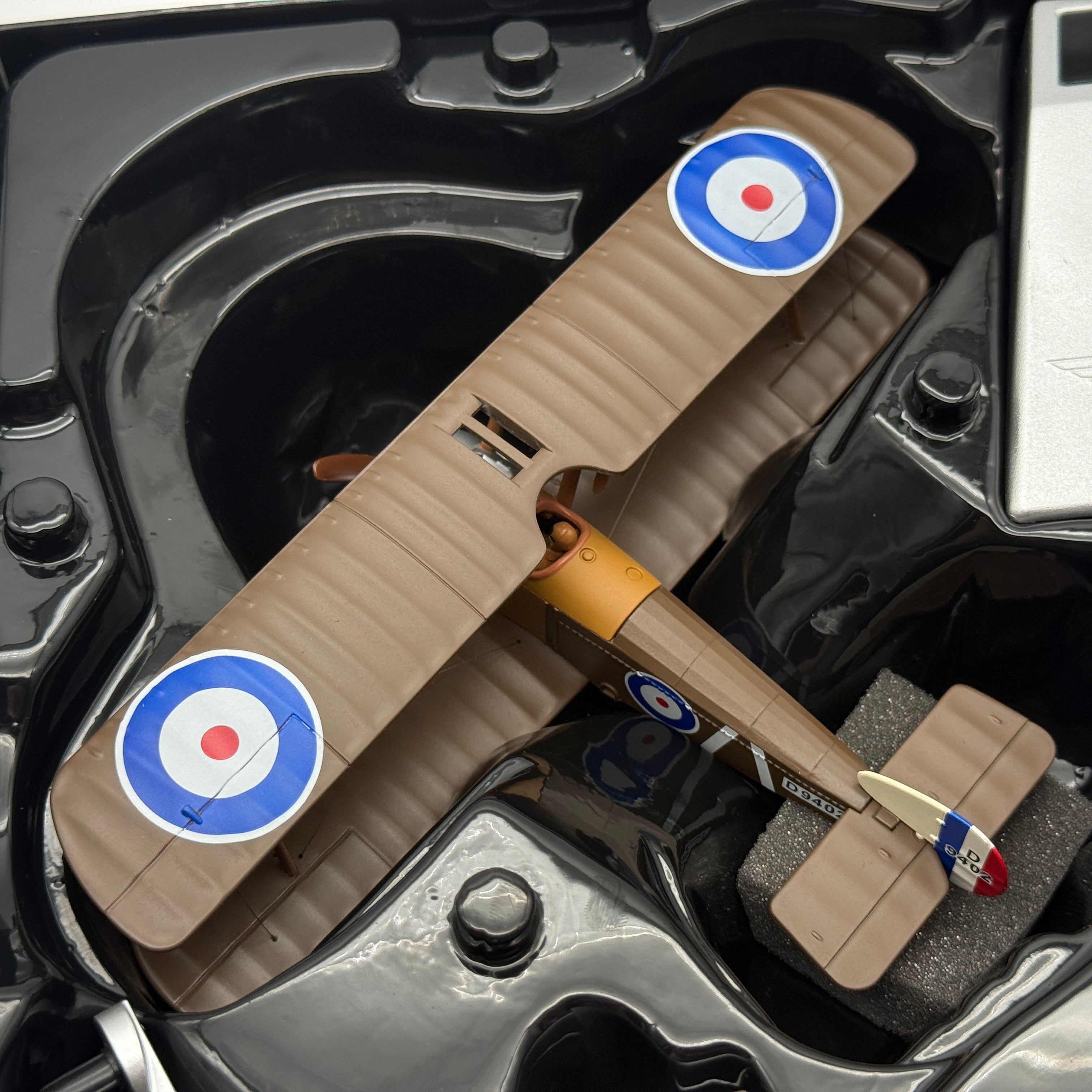 Corgi AA38101 1:48 Sopwith Camel F.1 D9402 Henry Botterell RAF No.208 Sqn France 1918