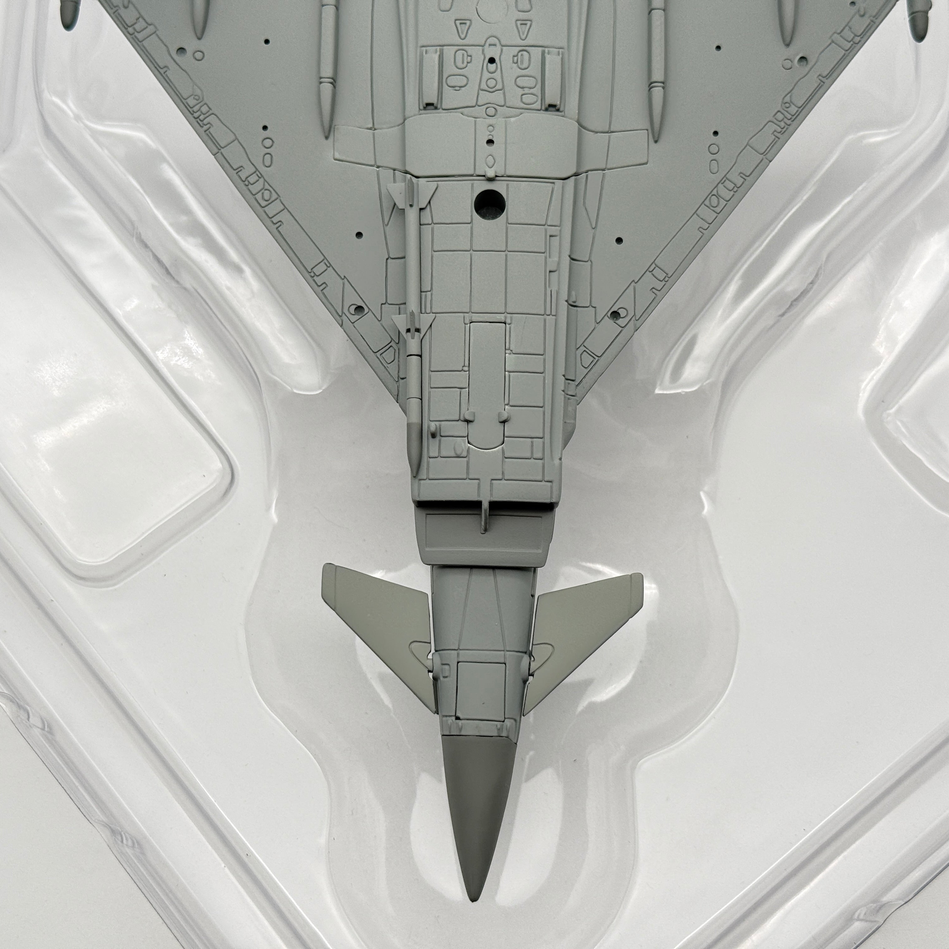 Corgi AA36406 1:72 Eurofighter Typhoon ZJ933 RAF No.11 Sqn Operation Ellamy 2011