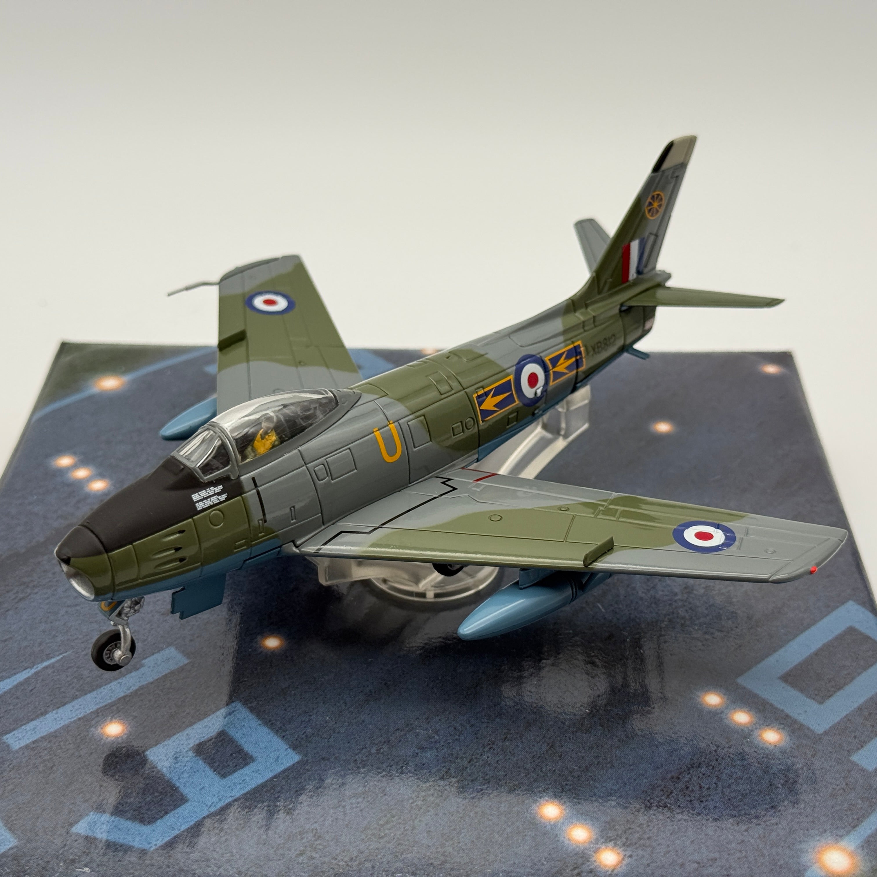 Corgi AA35805 1:72 Canadair Sabre Mk.4 XB812 RAF No.93 Sqn Jever 1954
