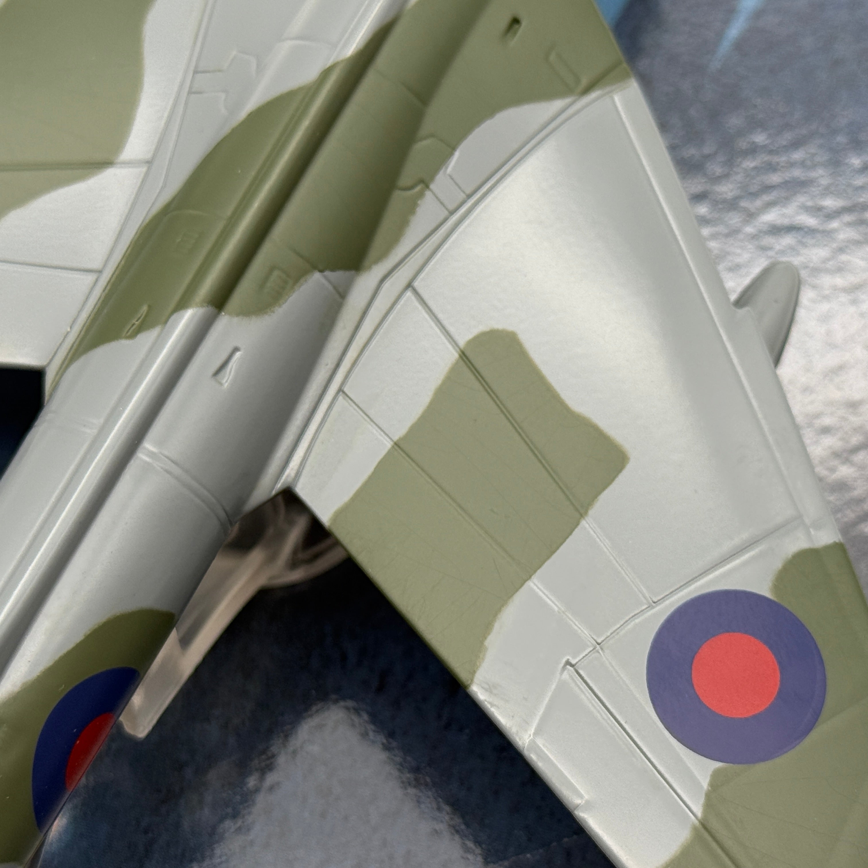 Corgi AA32709 1:72 Hawker Hunter F.Mk 6 XF383 RAF No.12 Sqn Honington 1984