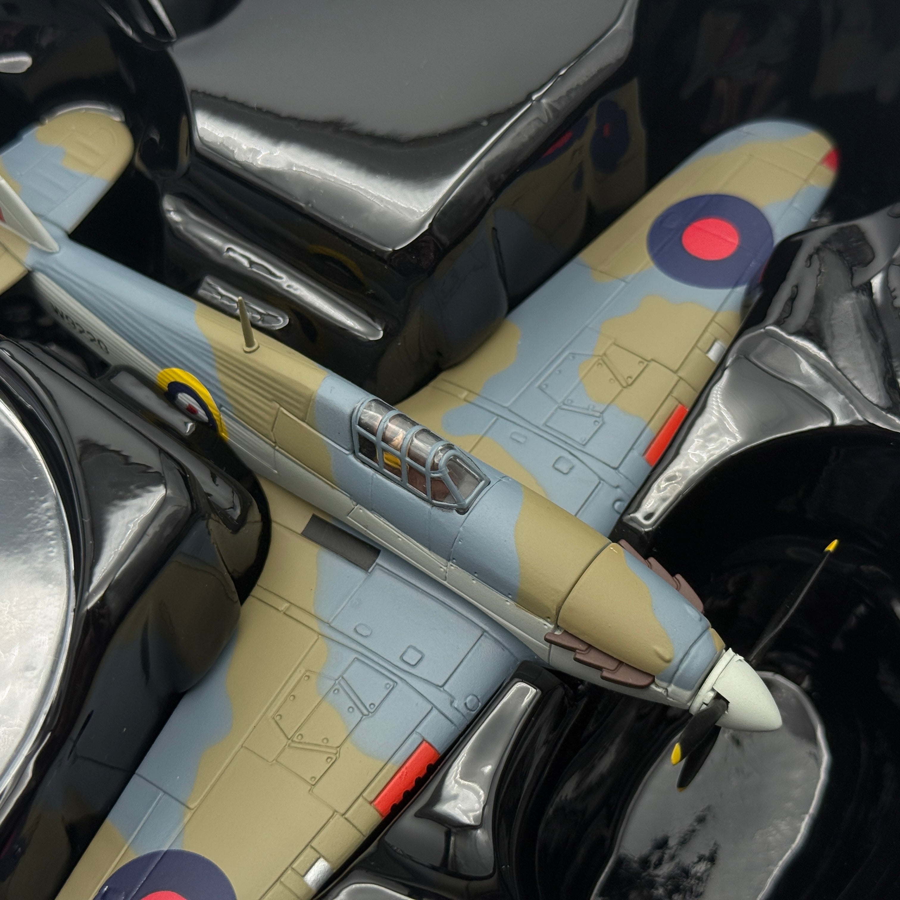 Corgi AA32017 1:72 Sea Hurricane Mk.IB W9220 Dickie Cork 880 NAS 1941