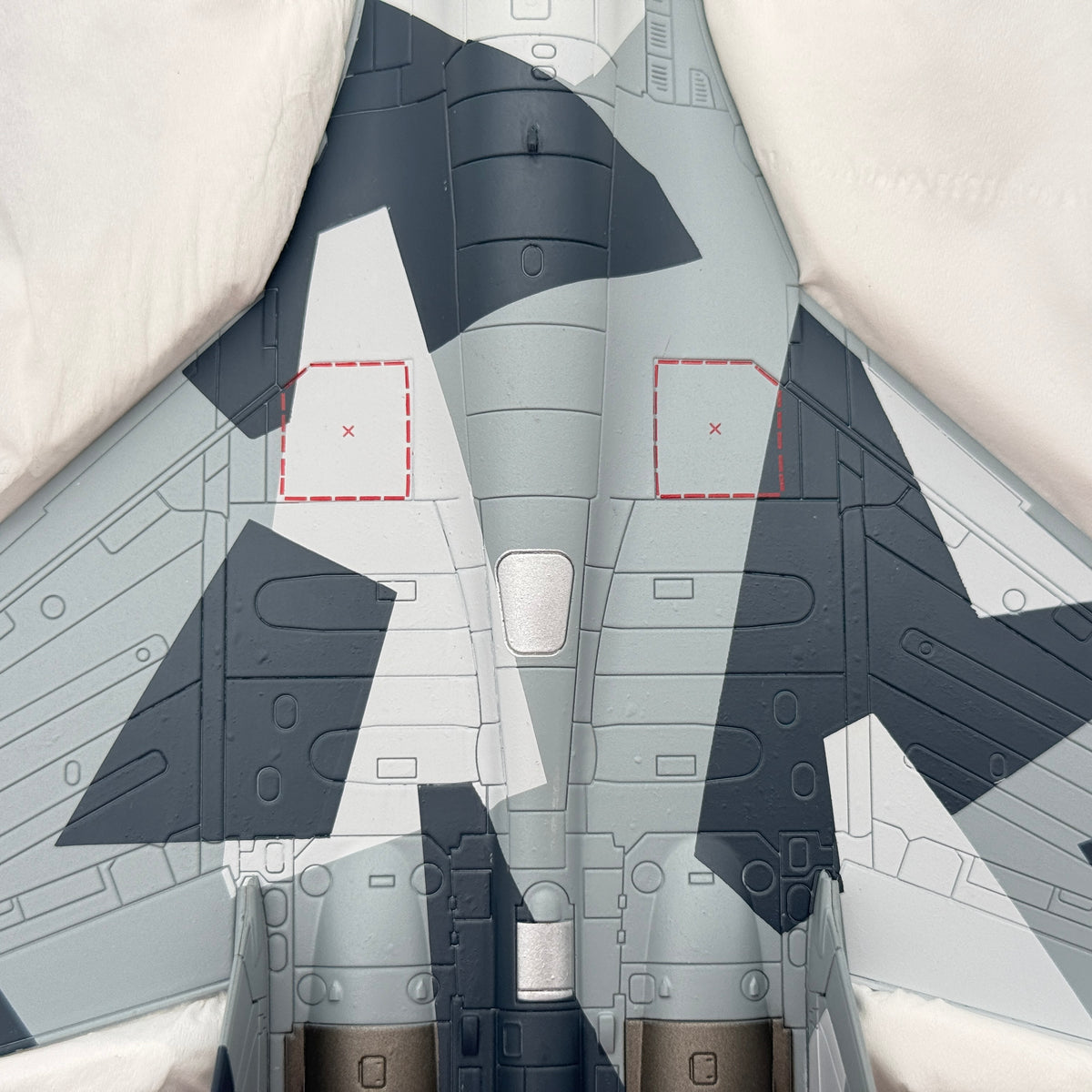 Hobby Master HA5701 1:72 Su-35S Flanker-E Prototype 902 MAKS-2009 Zhukovsky