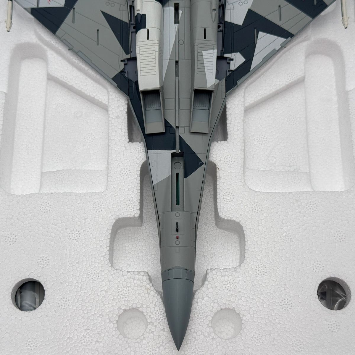 Hobby Master HA5701 1:72 Su-35S Flanker-E Prototype 902 MAKS-2009 Zhukovsky