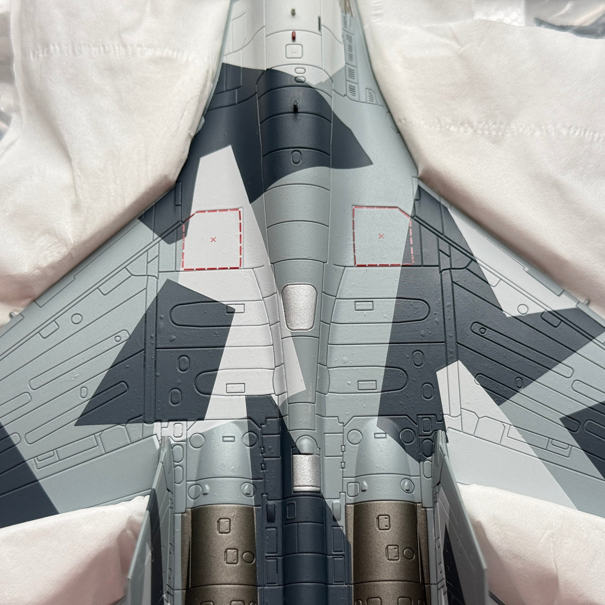 Hobby Master HA5701 1:72 Su-35S Flanker-E Prototype 902 MAKS-2009 Zhukovsky