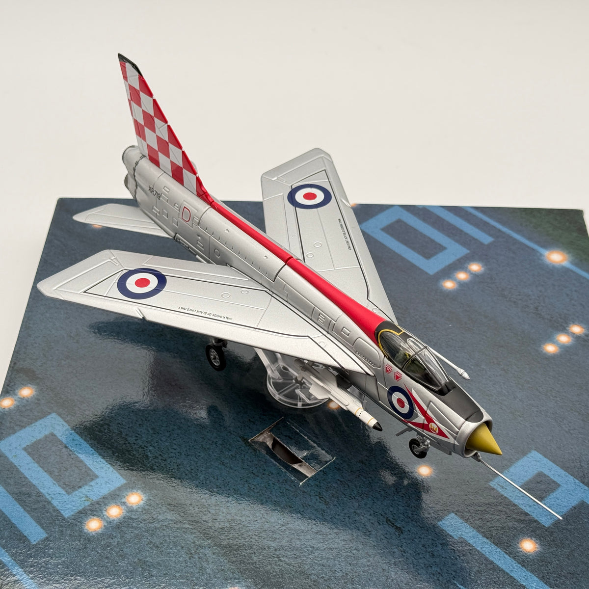 Corgi AA32308 1:72 English Electric Lightning F.3 XR719 56 Sqn RAF Wattisham