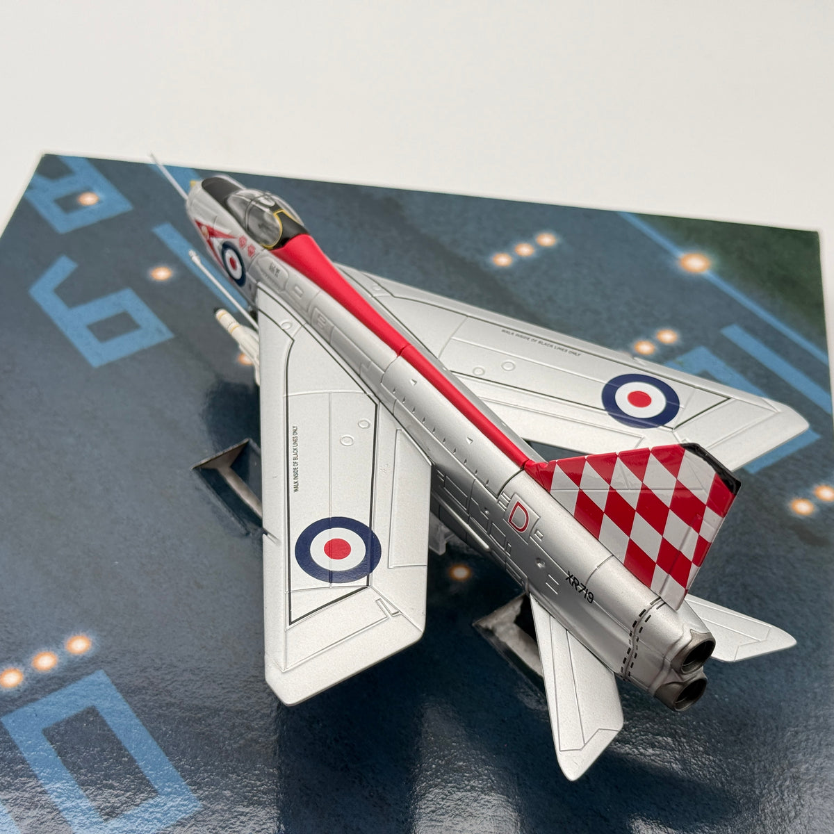 Corgi AA32308 1:72 English Electric Lightning F.3 XR719 56 Sqn RAF Wattisham