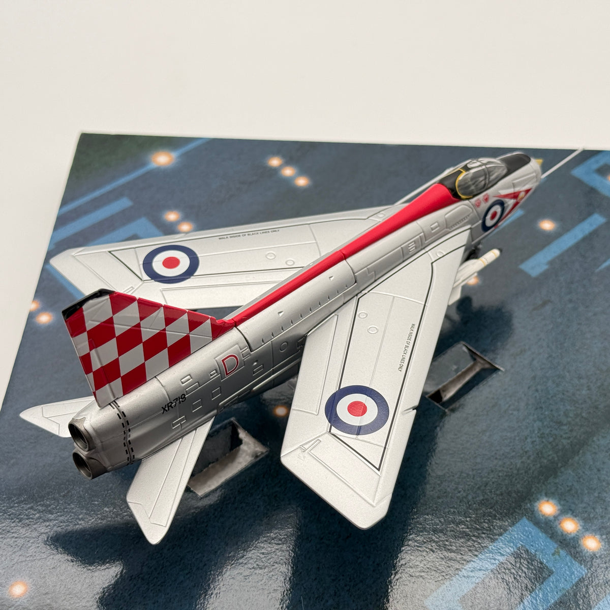 Corgi AA32308 1:72 English Electric Lightning F.3 XR719 56 Sqn RAF Wattisham