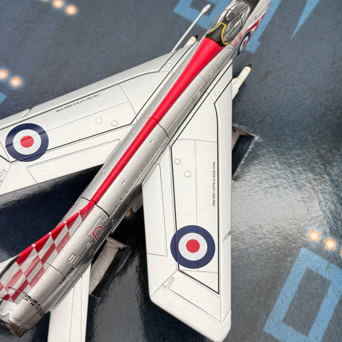 Corgi AA32308 1:72 English Electric Lightning F.3 XR719 56 Sqn RAF Wattisham