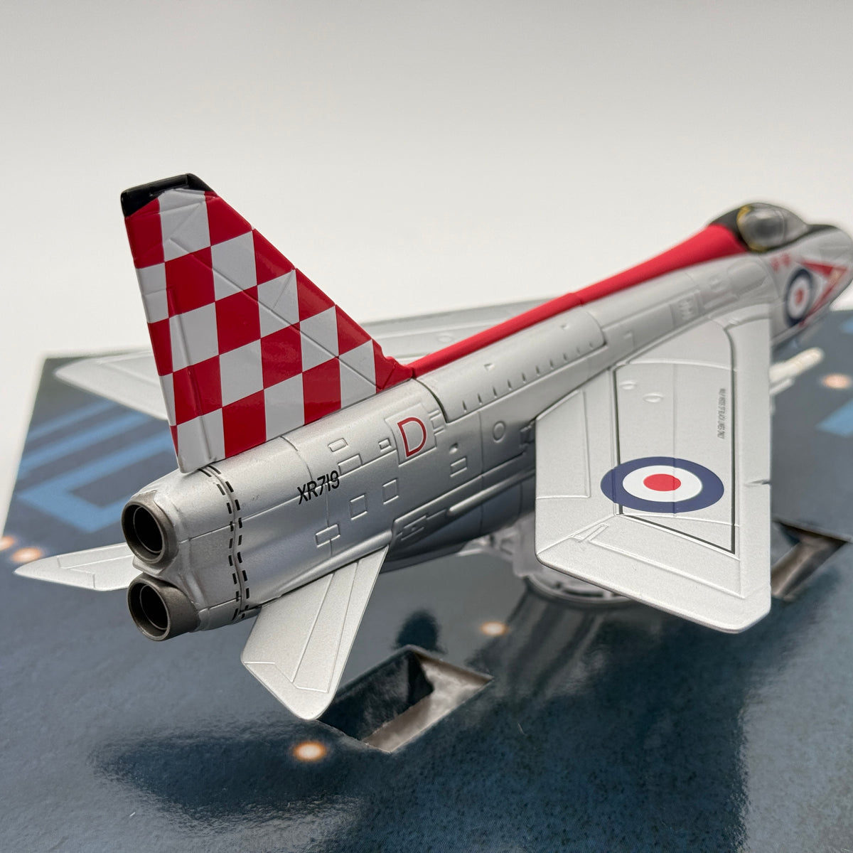 Corgi AA32308 1:72 English Electric Lightning F.3 XR719 56 Sqn RAF Wattisham