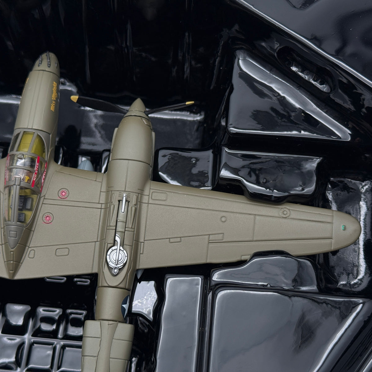 Corgi AA36615 1:72 P-38G Lightning Miss Virginia Operation Vengeance 1943 USAAF