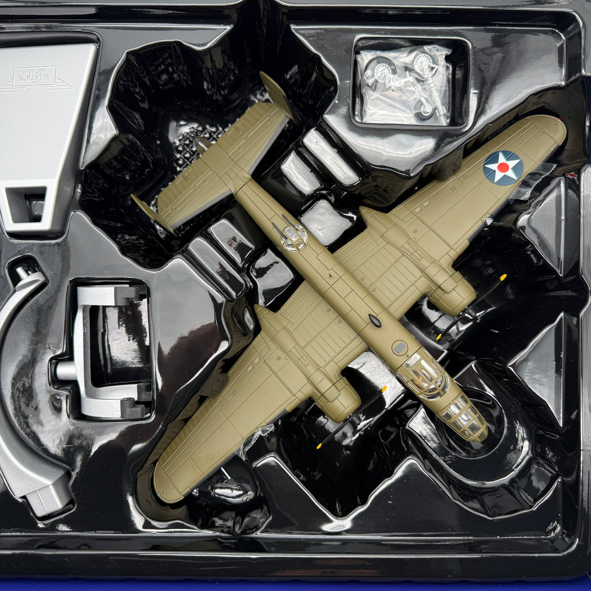 Corgi AA35312 1:72 B-25B Mitchell Ruptured Duck Doolittle Raid USS Hornet 1942
