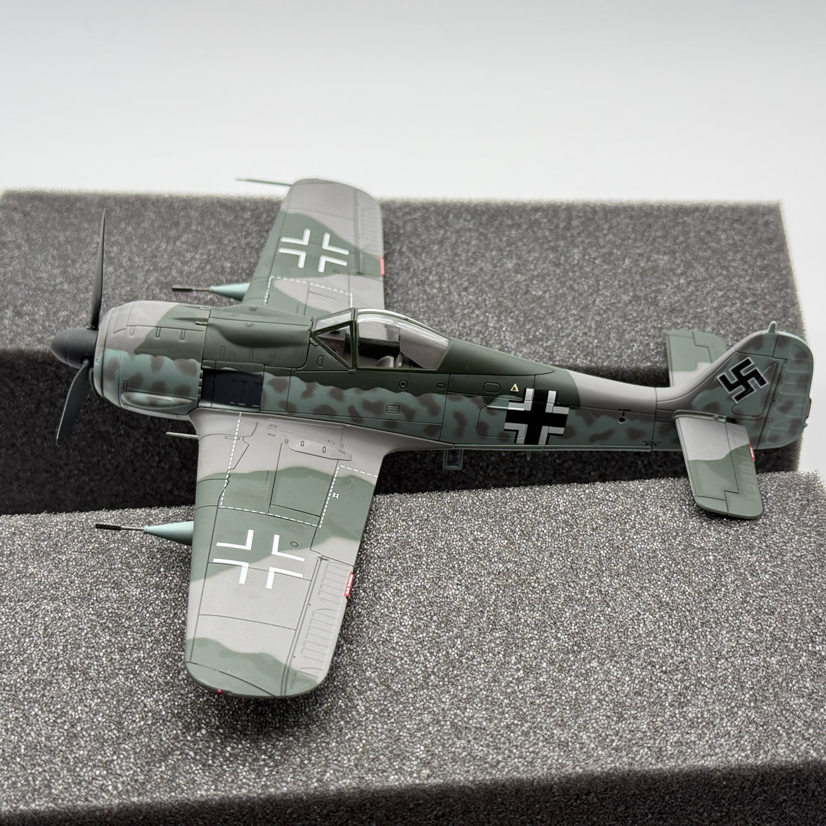 Hobby Master HA7406 1:48 Focke-Wulf Fw 190F-8/R3 MK 103 Luftwaffe Tank Buster